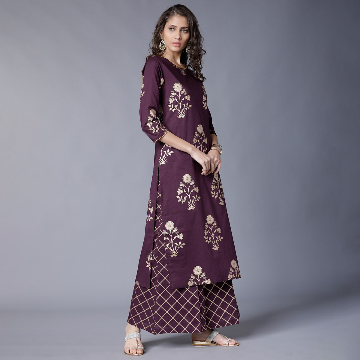 مجموعة من قطعتين كورتا للنساء مطبوعة برقبة دائرية بلون بنفسجي مع بالازو من فيشوده-women-clothing-ethnicwear-salwarsuits-image-4