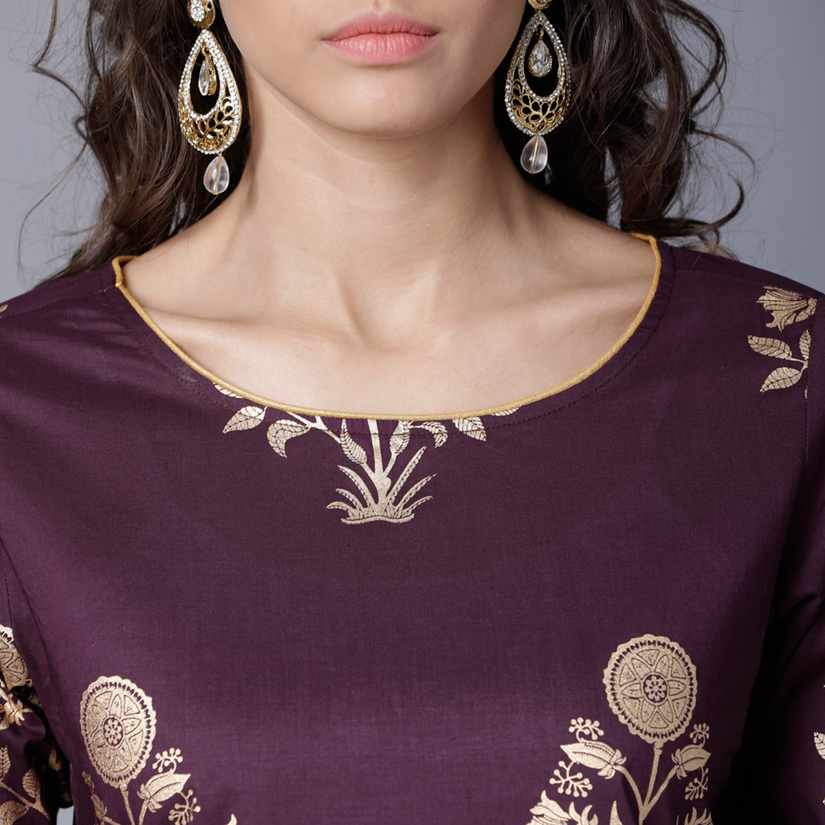 مجموعة من قطعتين كورتا للنساء مطبوعة برقبة دائرية بلون بنفسجي مع بالازو من فيشوده-women-clothing-ethnicwear-salwarsuits-image-5
