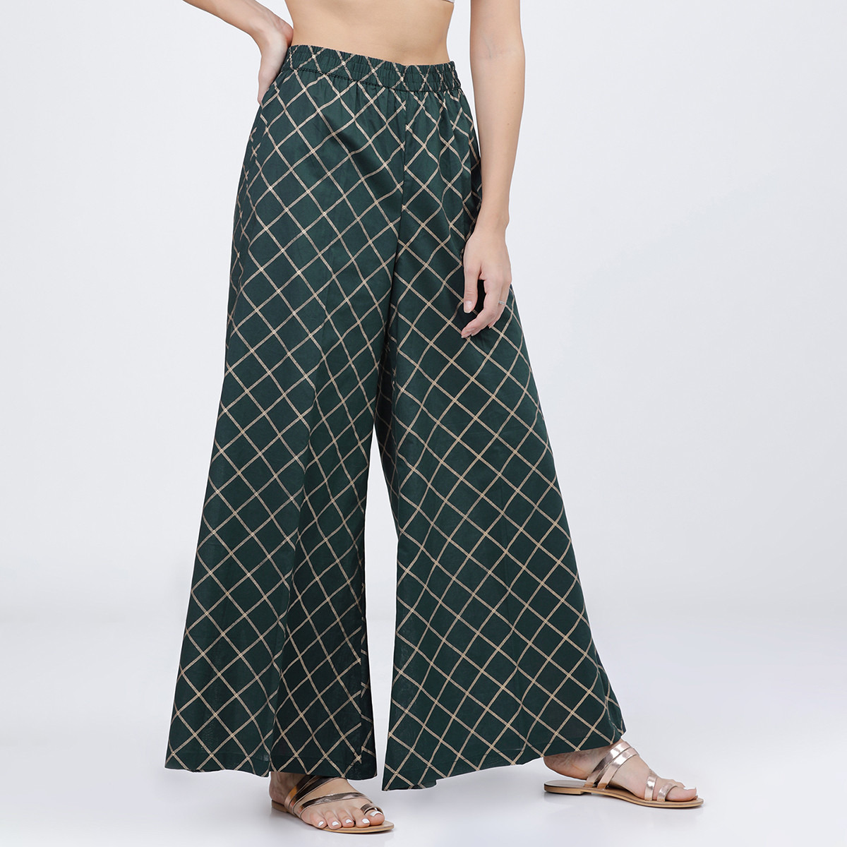 مجموعة من قطعتين كورتا للنساء مطبوعة برقبة دائرية بلون أخضر مع بالازو من فيشوده-women-clothing-ethnicwear-salwarsuits-image-2
