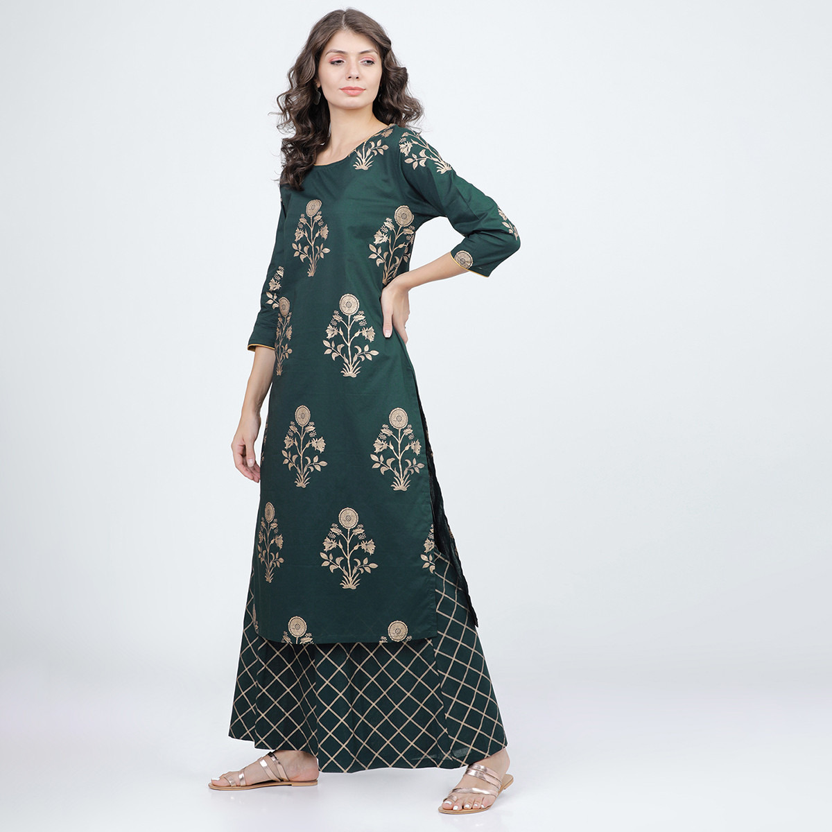 مجموعة من قطعتين كورتا للنساء مطبوعة برقبة دائرية بلون أخضر مع بالازو من فيشوده-women-clothing-ethnicwear-salwarsuits-image-3