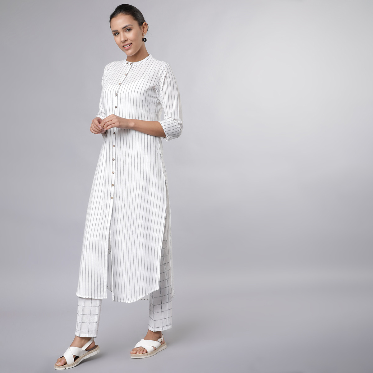 مجموعة من قطعتين كورتا للنساء مخططة بفتحة أمامية مع سروال حريمي من فيشوده -women-clothing-ethnicwear-salwarsuits-image-2