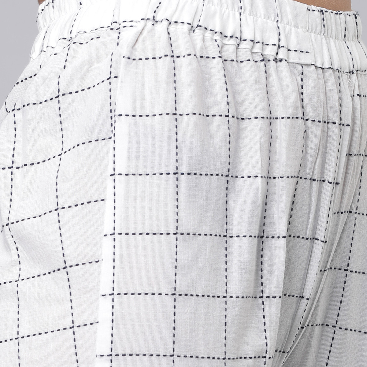 Set of 2 Vishudh Women White Striped Front Slit Kurta and Trouser-women-clothing-ethnicwear-salwarsuits-image-6