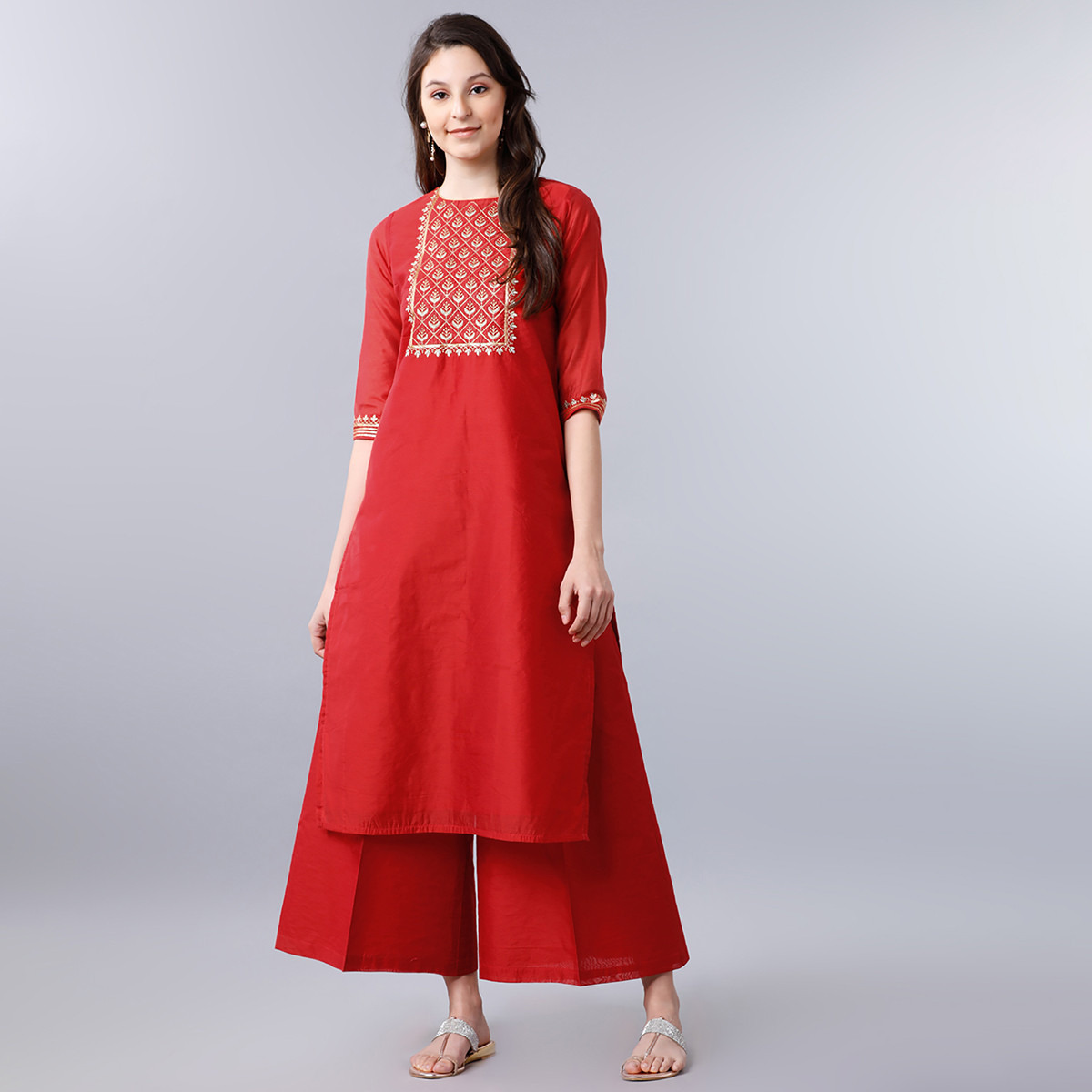 مجموعة من قطعتين كورتا مستقيمة برقبة دائرية مطرزة بلون أحمر للنساء مع بالازو من فيشوده-women-clothing-ethnicwear-salwarsuits-image-1