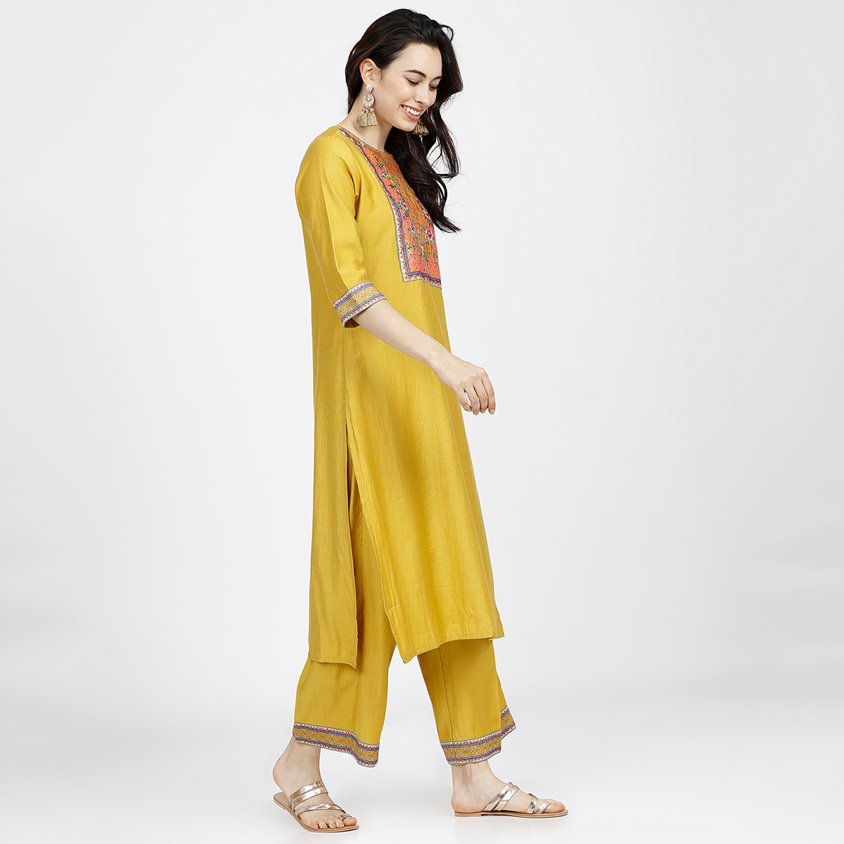 مجموعة من قطعتين كورتا مستقيم مطبوع وبنطلون بالازو مع دوباتا للنساء من فيشوده نيو -women-clothing-ethnicwear-salwarsuits-image-3