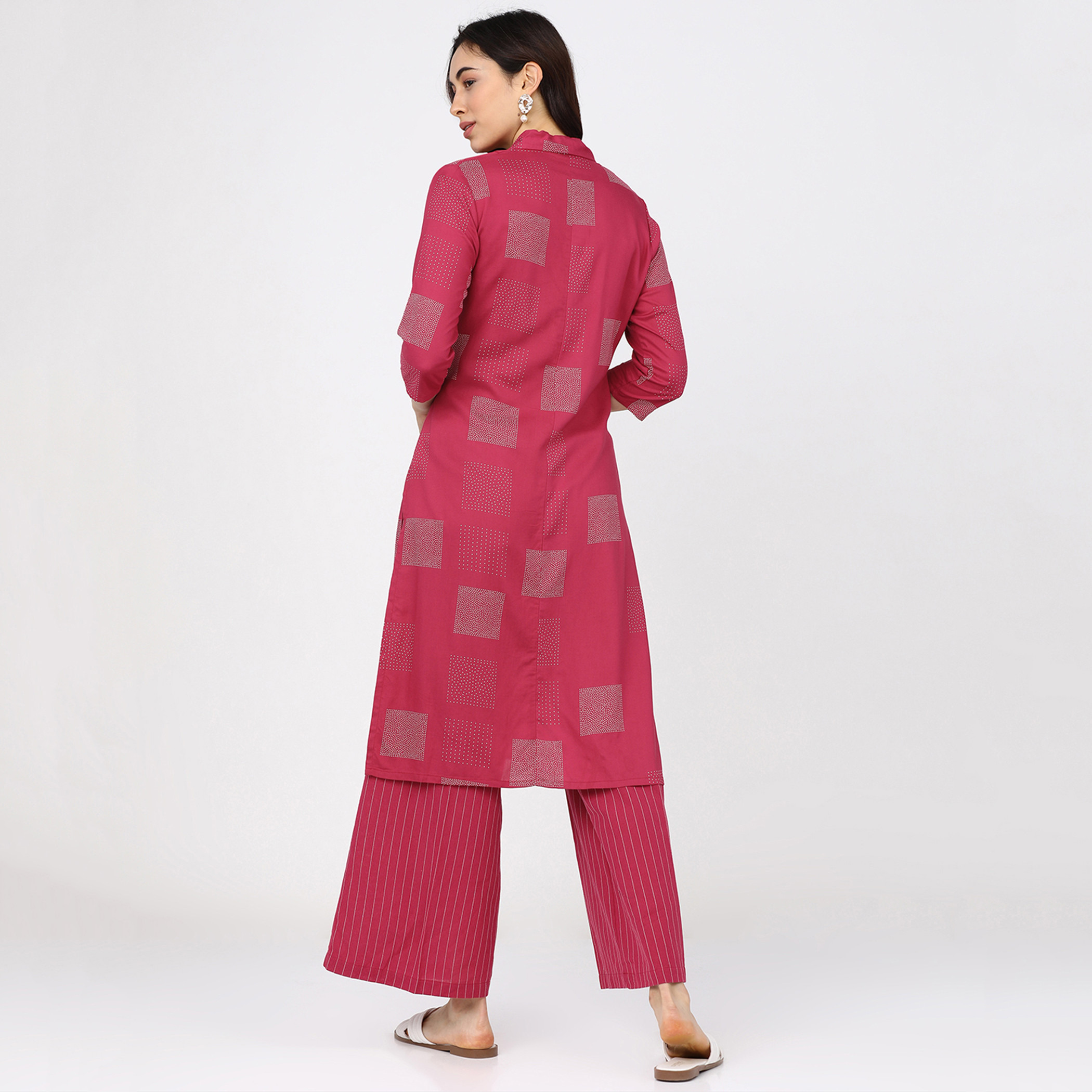 مجموعة من 3 قطعات حزام كتف نسائي بلون وردي مطبوع وبلازو مع جاكيت من فيشوده -women-clothing-ethnicwear-salwarsuits-image-3