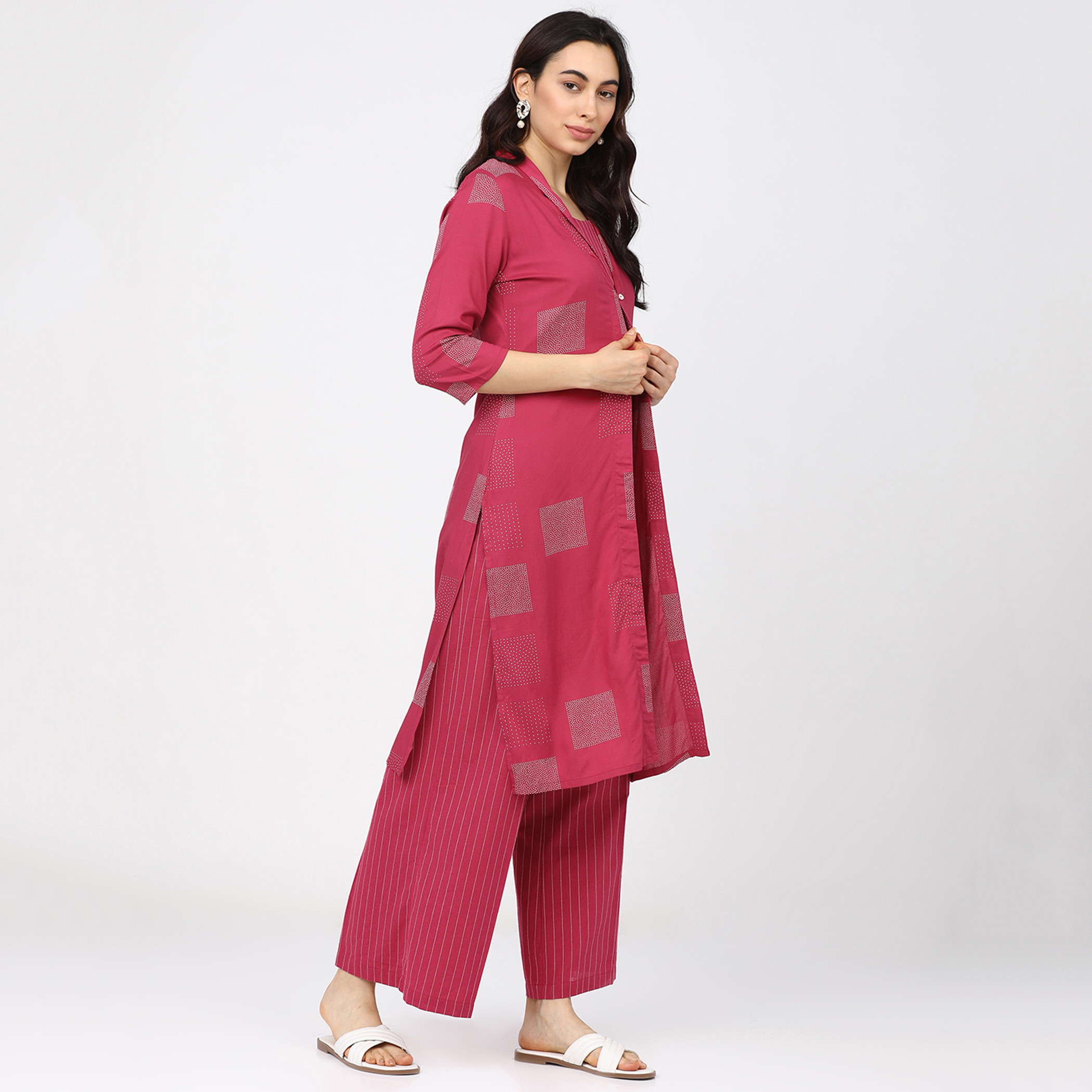 مجموعة من 3 قطعات حزام كتف نسائي بلون وردي مطبوع وبلازو مع جاكيت من فيشوده -women-clothing-ethnicwear-salwarsuits-image-5
