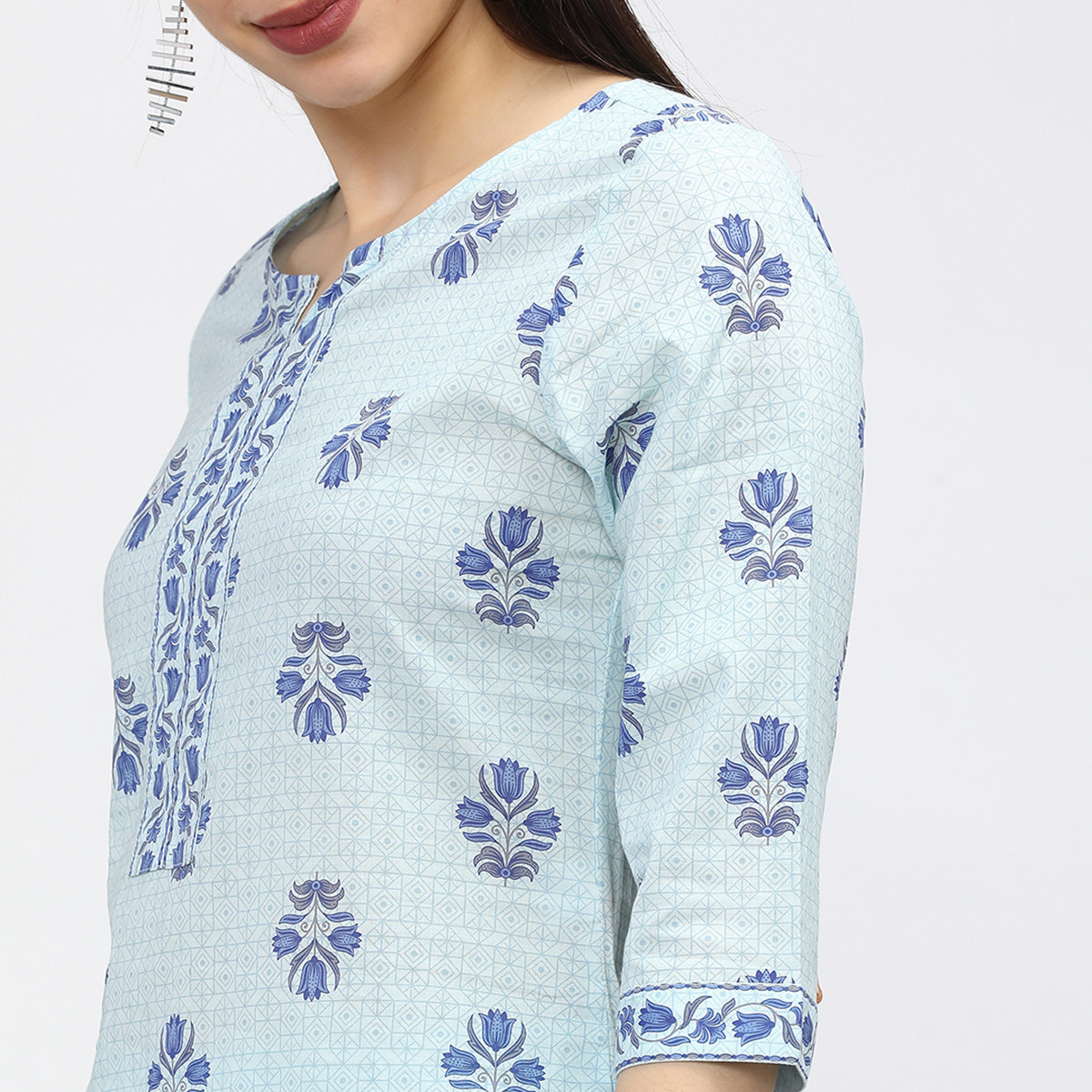 Set of 2 Vishudh Women Blue Printed Notch Neck Kurta and Trouser-women-clothing-ethnicwear-salwarsuits-image-4