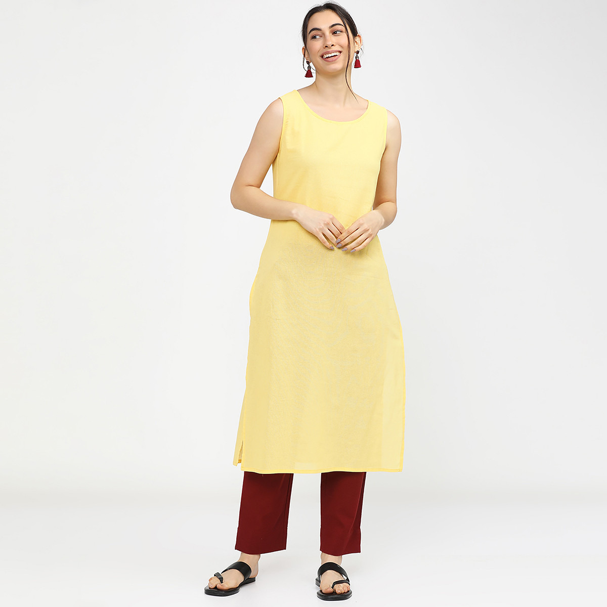 مجموعة من 3 قطعات كورتا دون أكمام للنساء مطبوعة باللون الأصفر مع جاكيت عرقي من فيشوده-women-clothing-ethnicwear-salwarsuits-image-6