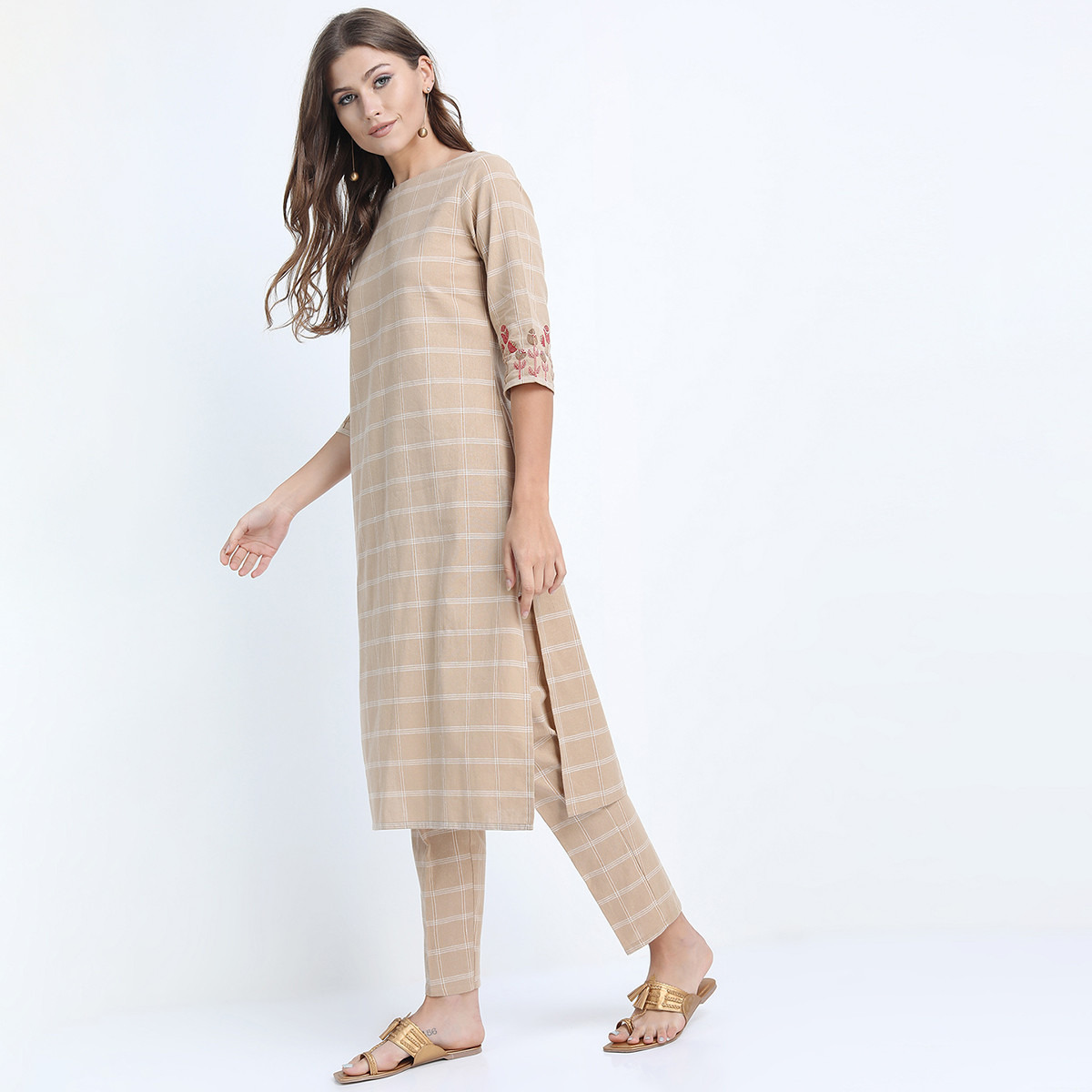 Set of 2 Vishudh Women Beige Checked Round Neck Kurta and Pant-women-clothing-ethnicwear-salwarsuits-image-2