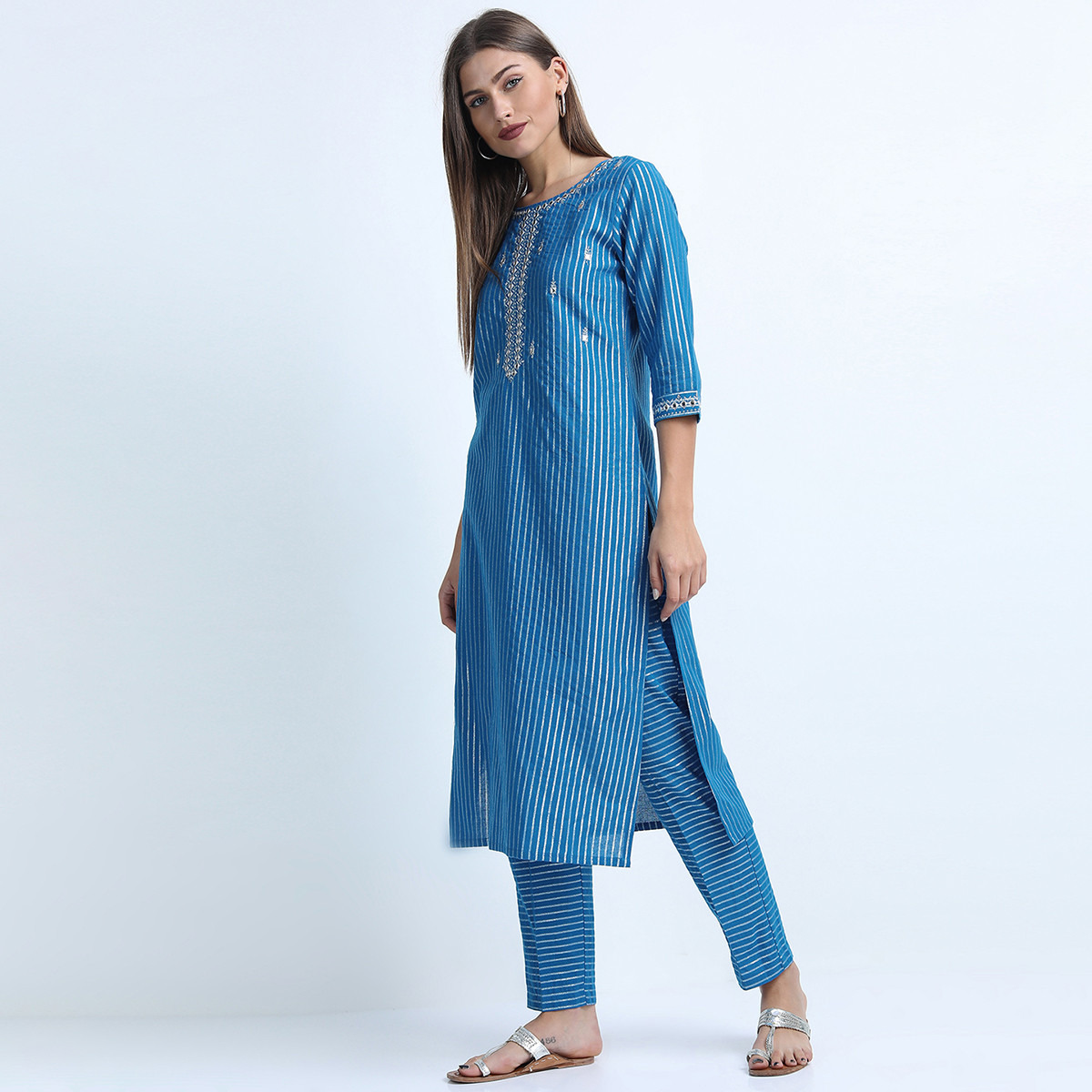 Set of 2 Vishudh Women Blue Checked Round Neck Kurta and Pant-women-clothing-ethnicwear-salwarsuits-image-2