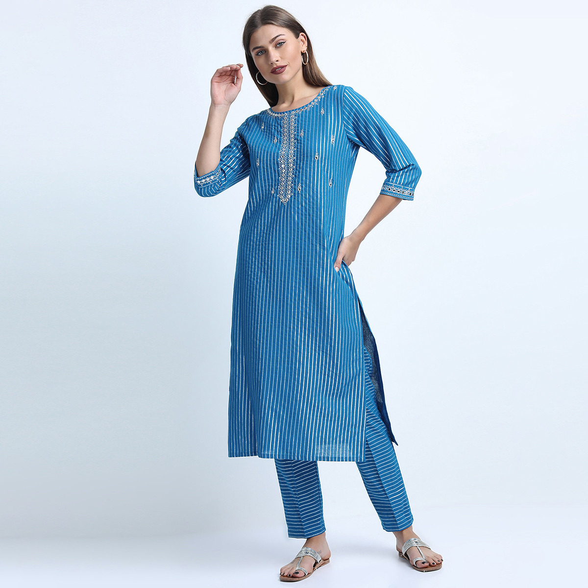 Set of 2 Vishudh Women Blue Checked Round Neck Kurta and Pant-women-clothing-ethnicwear-salwarsuits-image-8