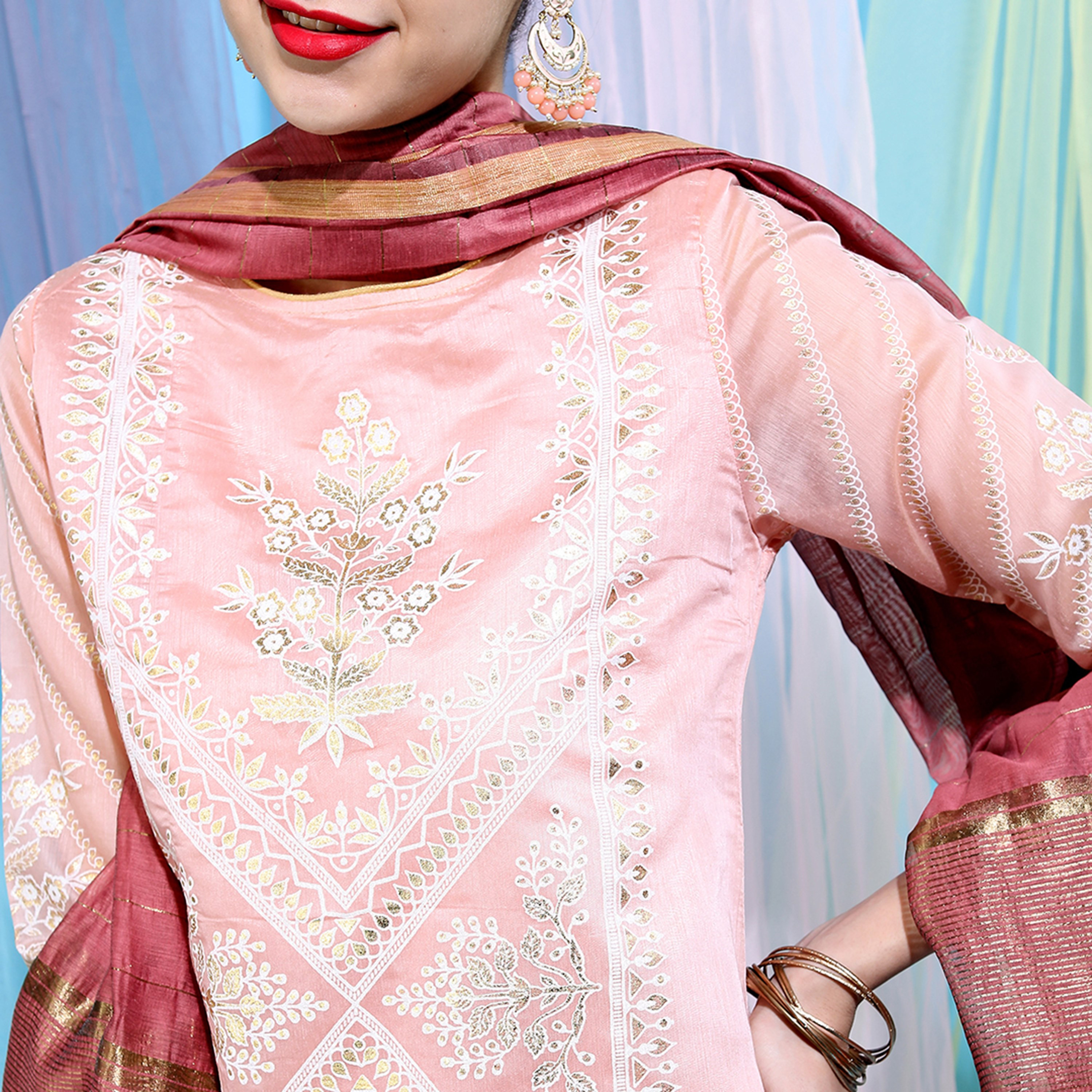 مجموعة من 3 قطعات كورتا برقبة دائرية مطبوعة مع بنطلون بالازو مطبوع ودوباتا من فيشوده -women-clothing-ethnicwear-salwarsuits-image-2