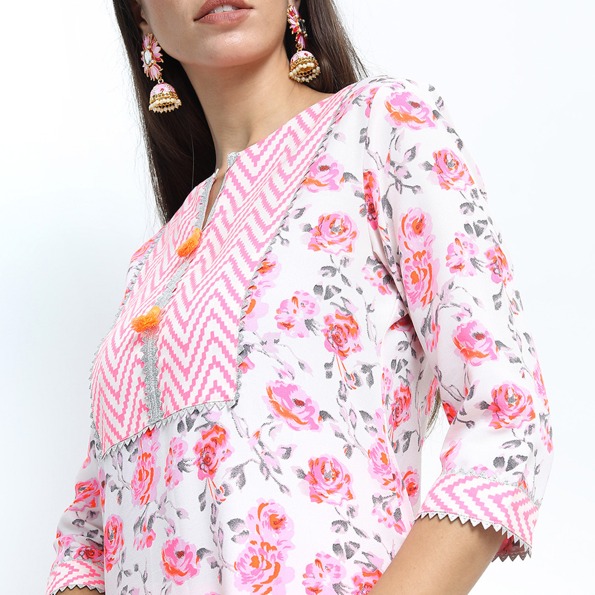 مجموعة من قطعتين كورتا مطبوع الأزهار وبنطلون بالازو مع دوباتا للنساء من فيشوده -women-clothing-ethnicwear-salwarsuits-image-5