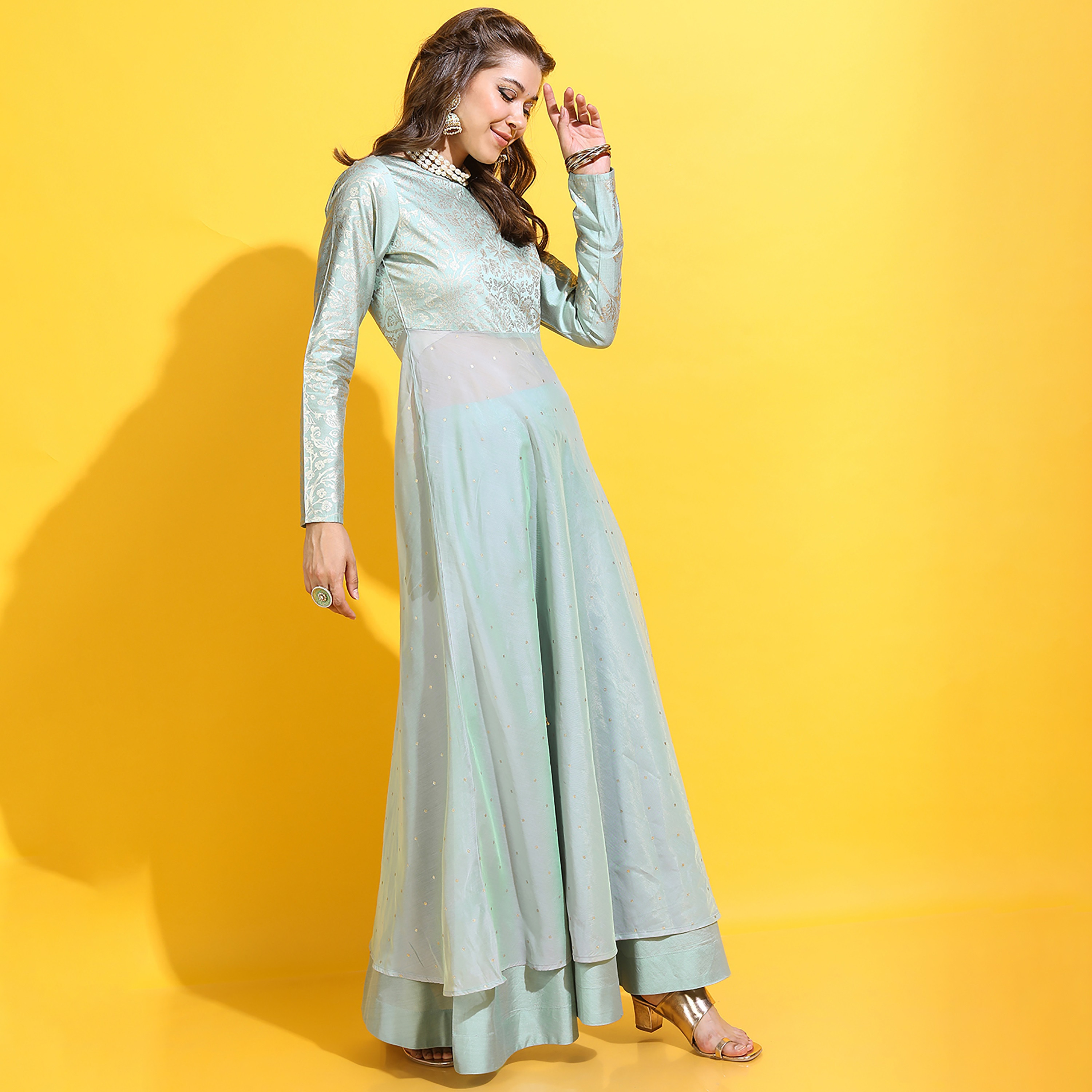 مجموعة من 3 قطعات كورتا بقصة ايه لاين برقبة دائرية مطبوعة مع تنورة سادة ودوباتا من فيشوده -women-clothing-ethnicwear-salwarsuits-image-4