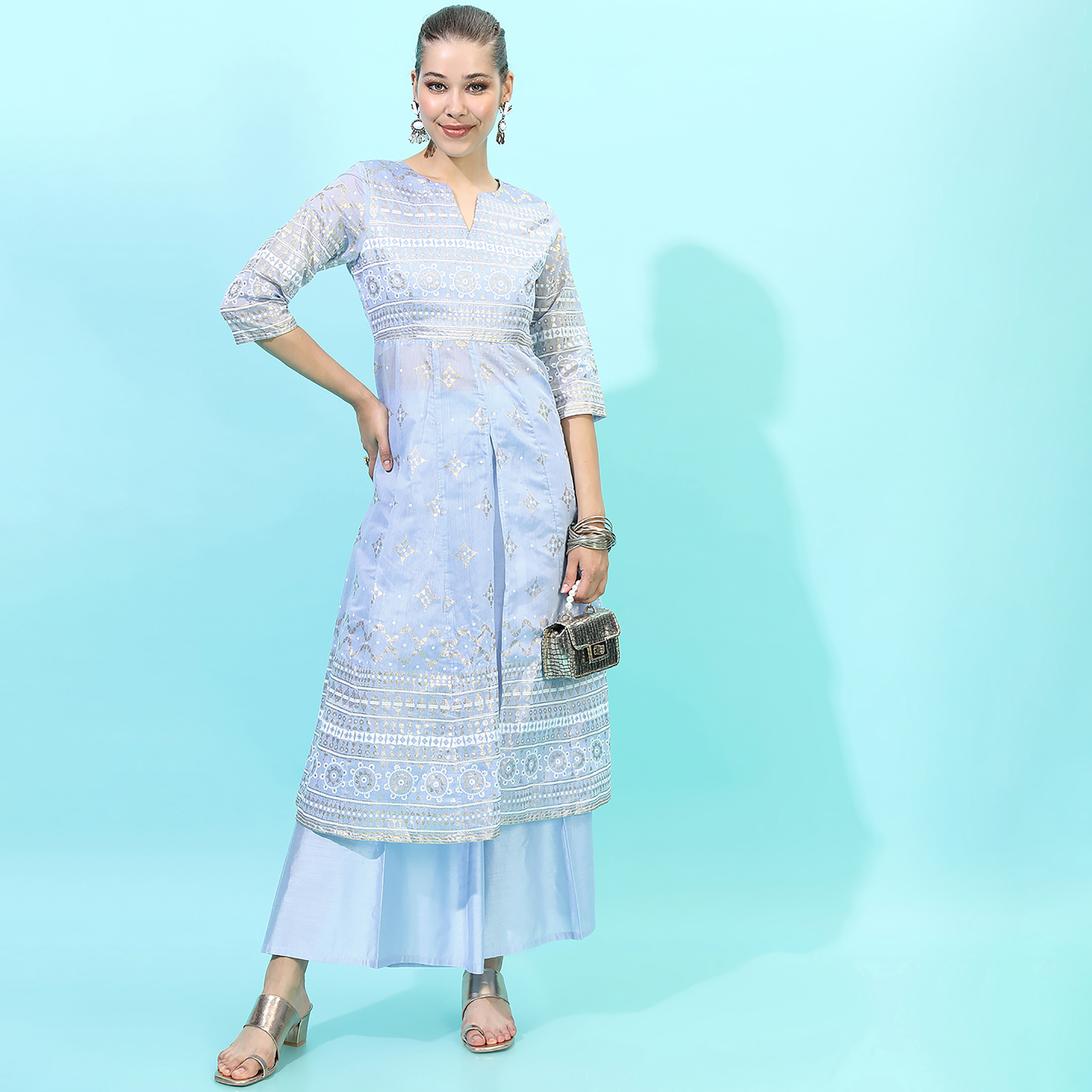 مجموعة من قطعتين كورتا برقبة من الشق مطبوعة مع بنطلون بالازو سادة من فيشوده -women-clothing-ethnicwear-salwarsuits-image-1