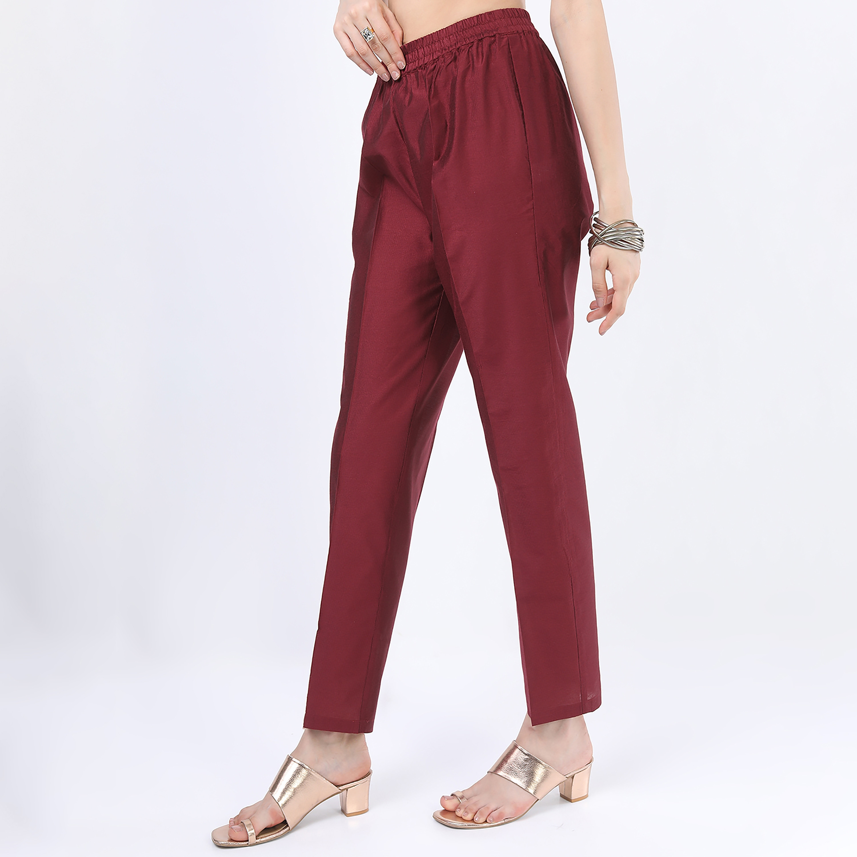 مجموعة من 3 قطعات كورتا بقصة ايه لاين برقبة دائرية مطبوعة مع بنطلون ودوباتا من فيشوده -women-clothing-ethnicwear-salwarsuits-image-3