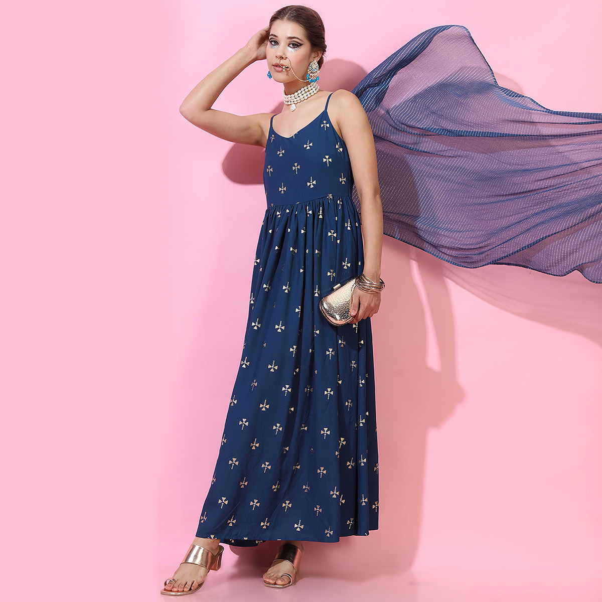 فستان ماكسي مع دوباتا نسائي بحمالة كتف مطبوع مع البط البري من فيشوده-women-clothing-ethnicwear-dresses-image-2