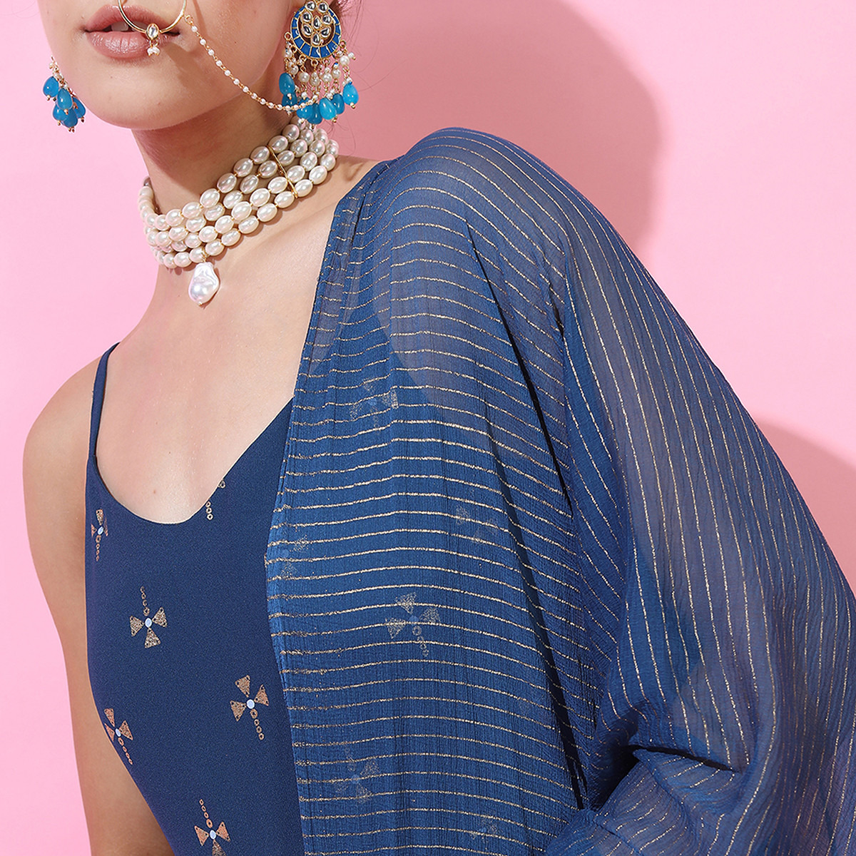 فستان ماكسي مع دوباتا نسائي بحمالة كتف مطبوع مع البط البري من فيشوده-women-clothing-ethnicwear-dresses-image-4