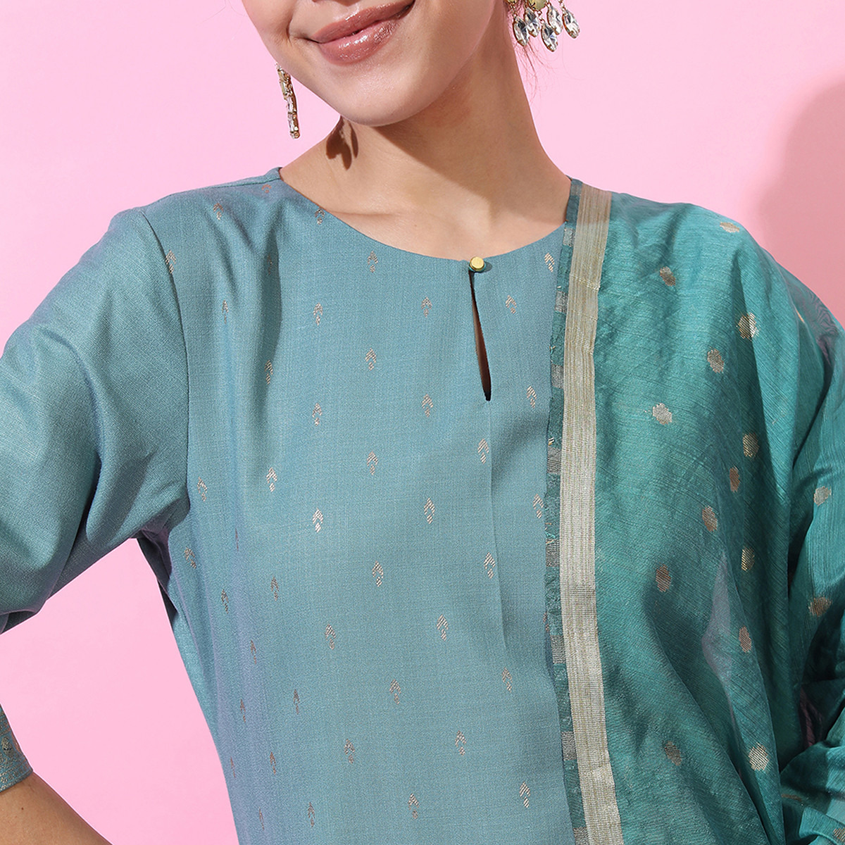 مجموعة من 3 قطعات كورتا مستقيم مطبوعة مع بنطلون بالازو ودوباتا بلون فيروزي من فيشوده -women-clothing-ethnicwear-salwarsuits-image-4