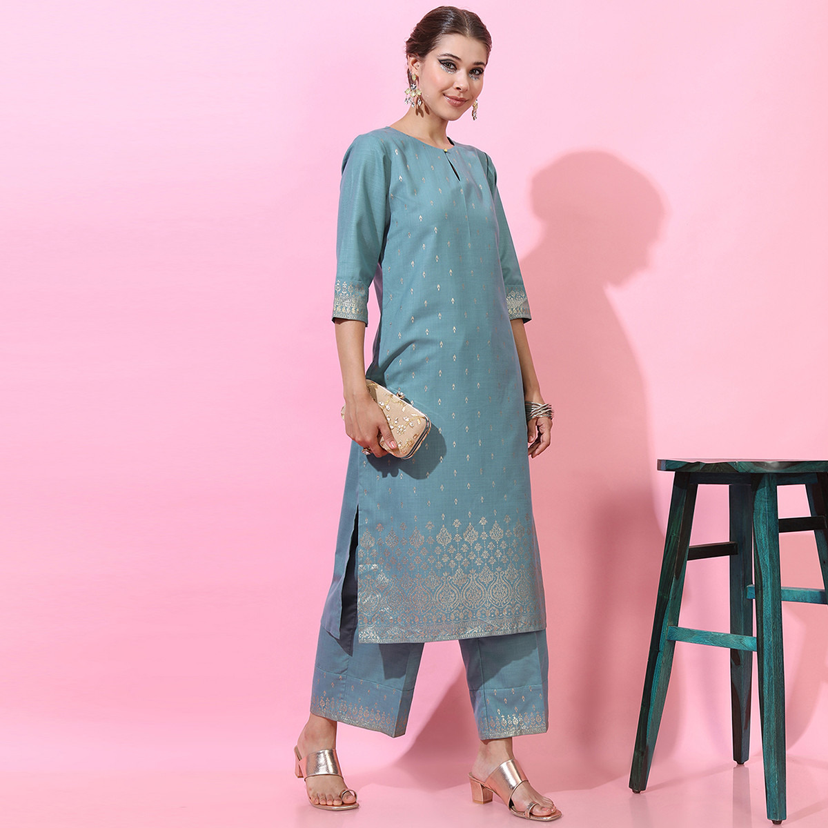 مجموعة من 3 قطعات كورتا مستقيم مطبوعة مع بنطلون بالازو ودوباتا بلون فيروزي من فيشوده -women-clothing-ethnicwear-salwarsuits-image-6