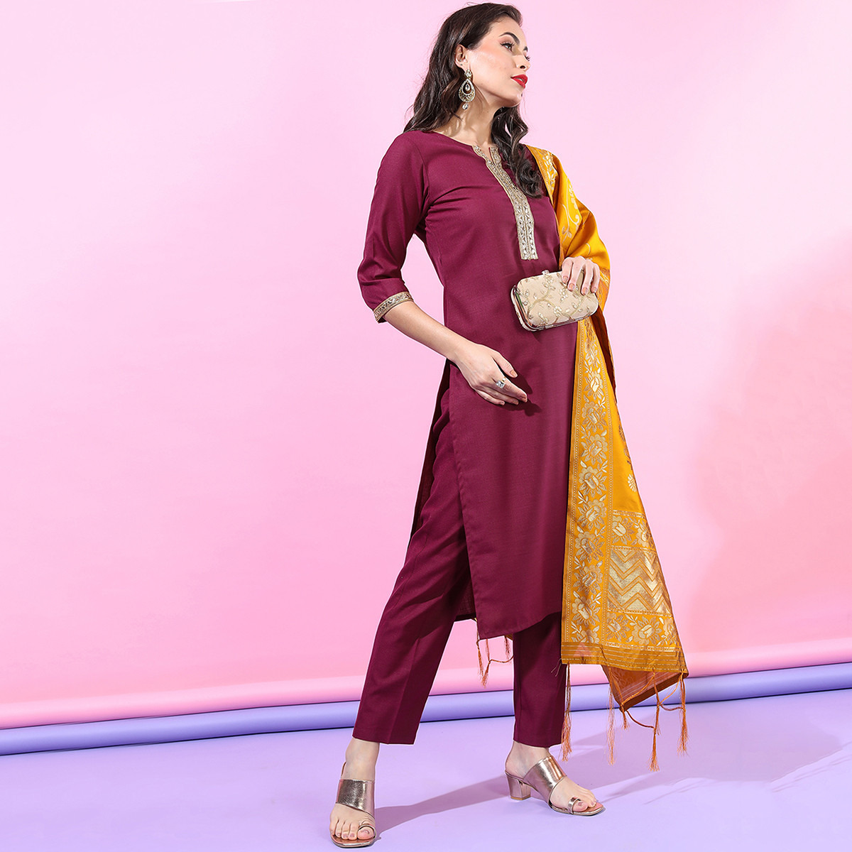 مجموعة من 3 قطعات كورتا مستقيم سادة مع بنطلون ودوباتا بلون كستنائي من فيشوده -women-clothing-ethnicwear-salwarsuits-image-6