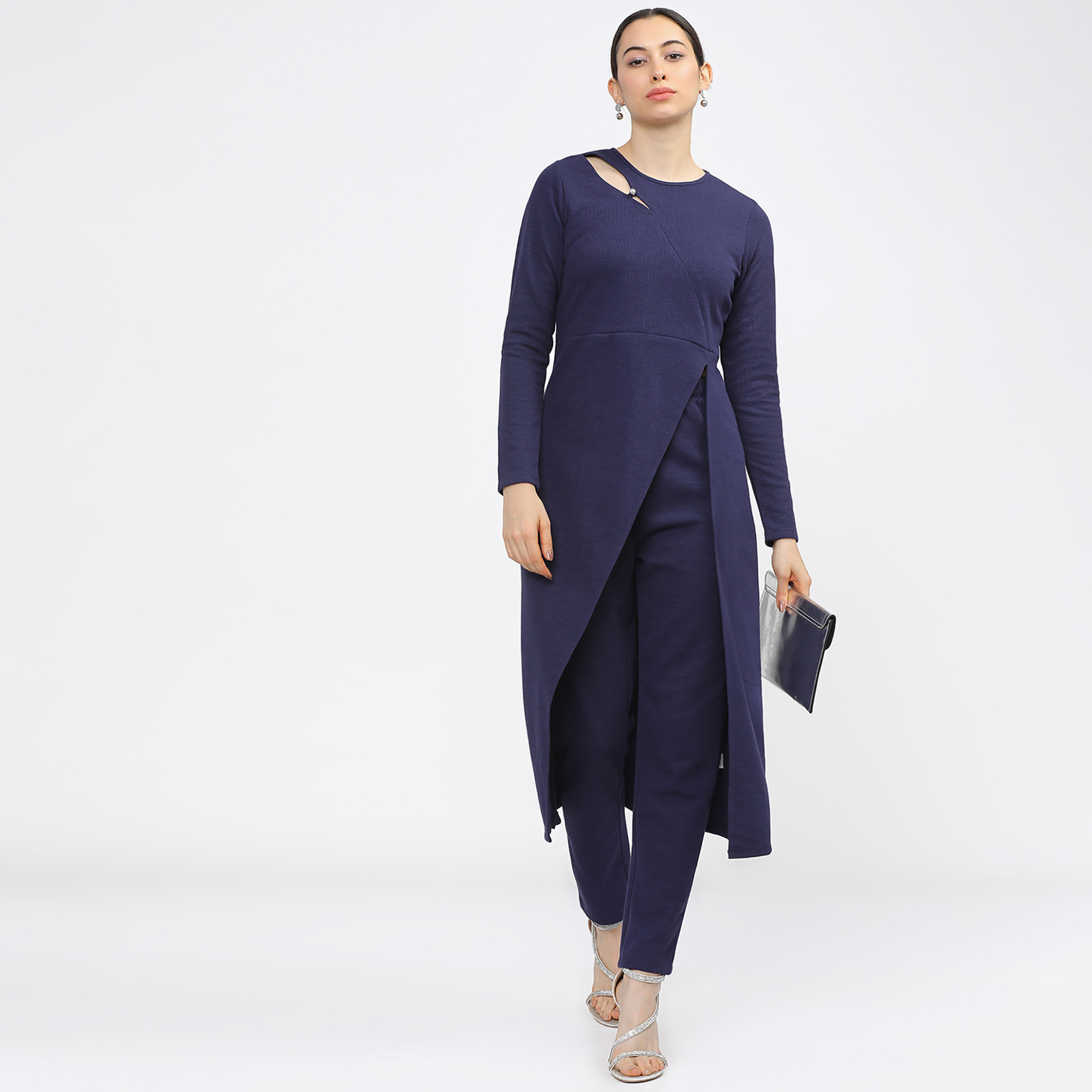 مجموعة من قطعتين كورتا نسائي محبوك بشق مع سروال واسع من فيشوده-women-clothing-ethnicwear-salwarsuits-image-1