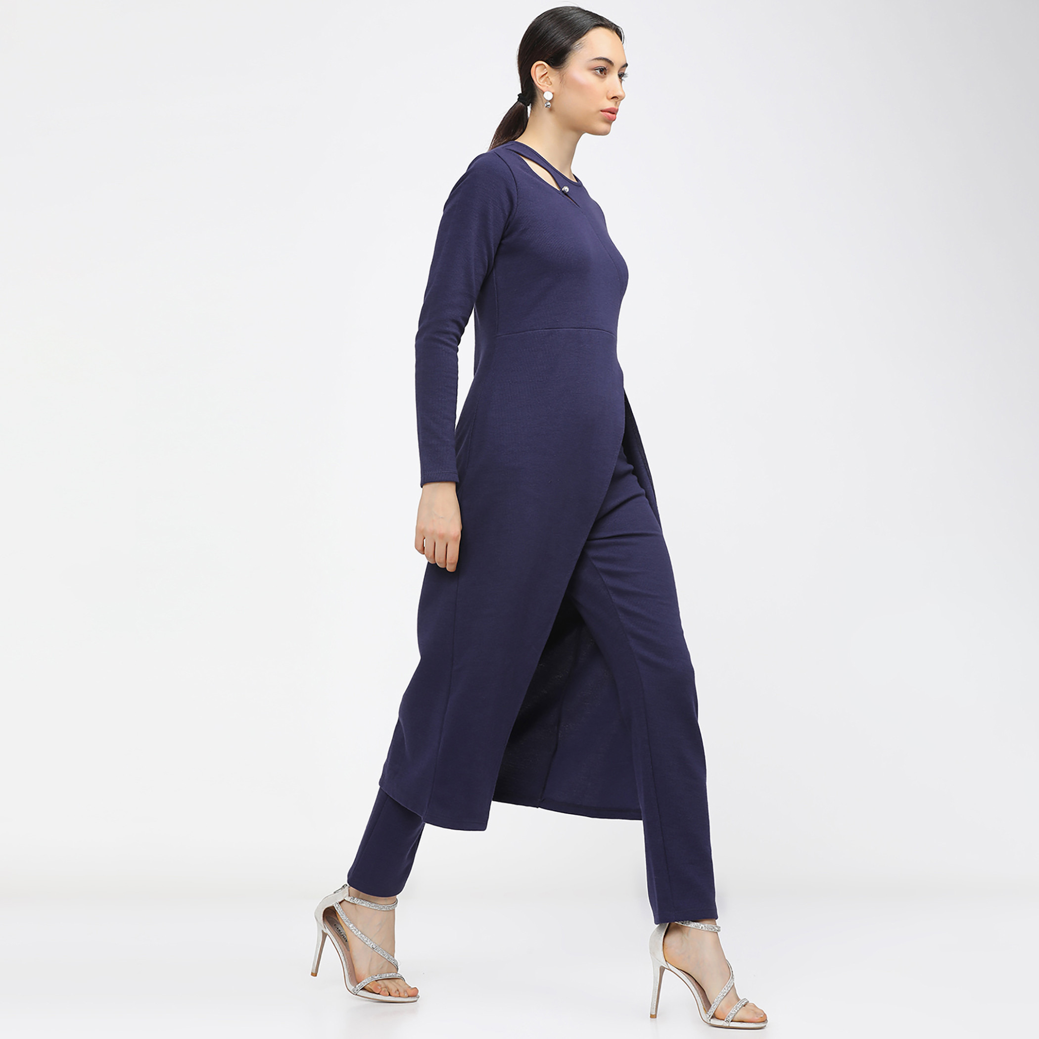 مجموعة من قطعتين كورتا نسائي محبوك بشق مع سروال واسع من فيشوده-women-clothing-ethnicwear-salwarsuits-image-5