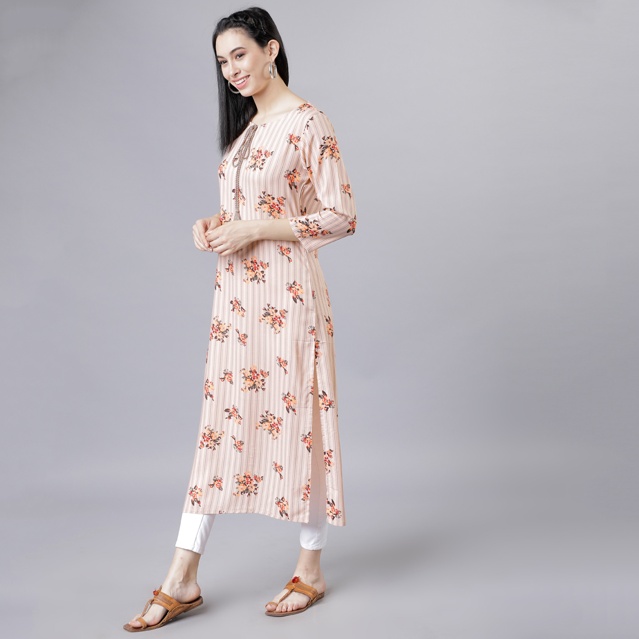 Vishudh Women Peach Floral Keyhole Neck Kurta-women-clothing-ethnicwear-kurtas-image-2