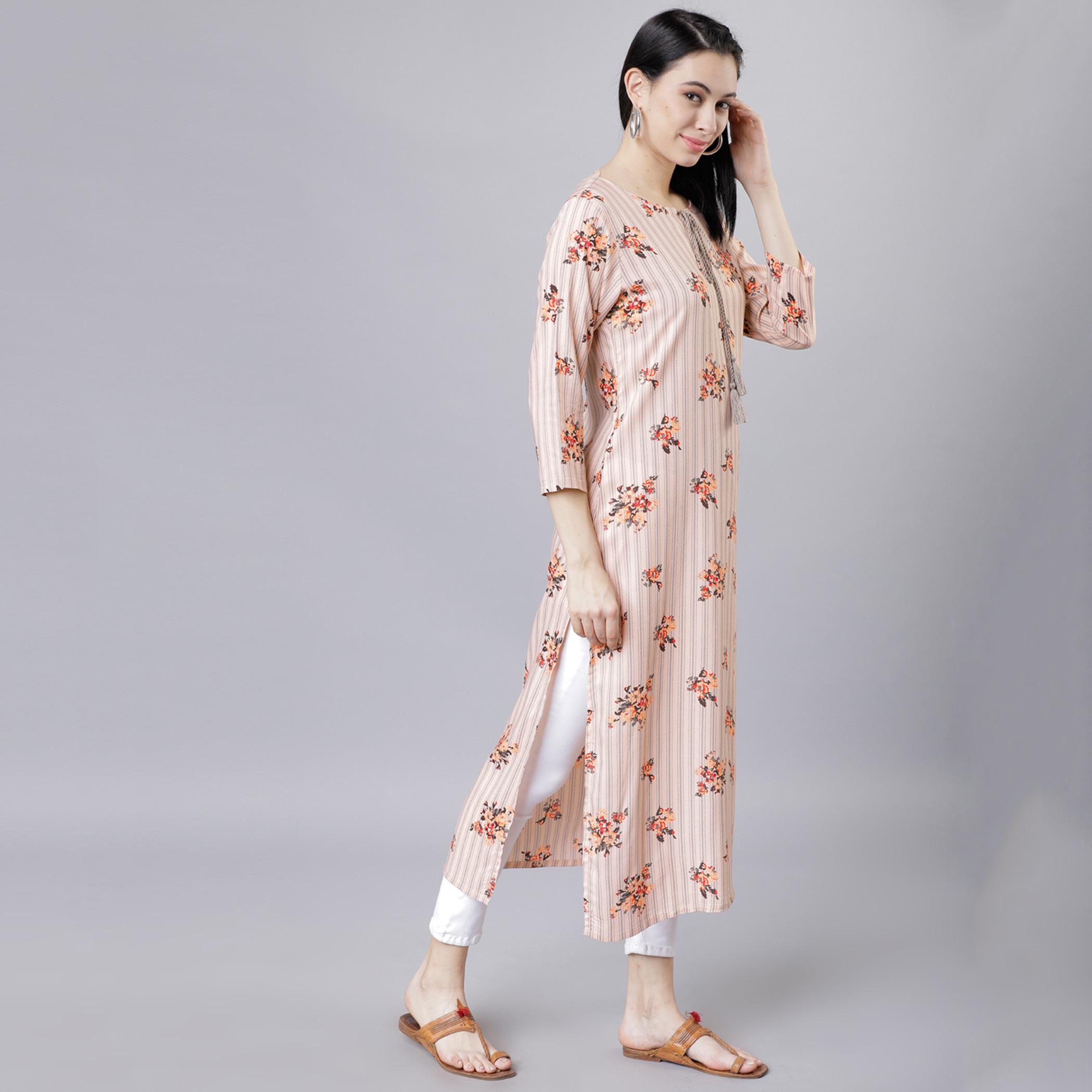 Vishudh Women Peach Floral Keyhole Neck Kurta-women-clothing-ethnicwear-kurtas-image-4