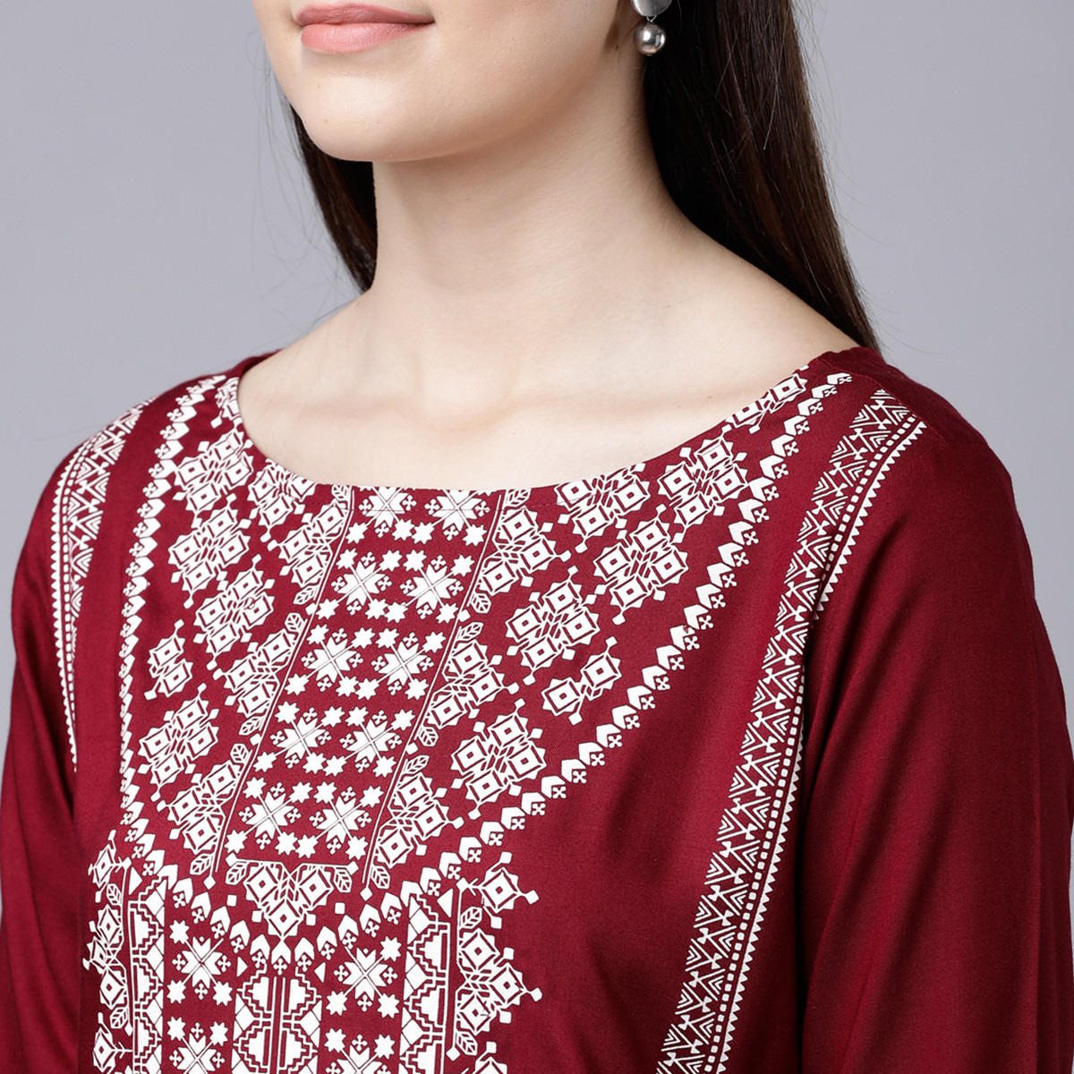 Vishudh Women Maroon Printed Boat Neck Straight Kurta-women-clothing-ethnicwear-kurtas-image-5