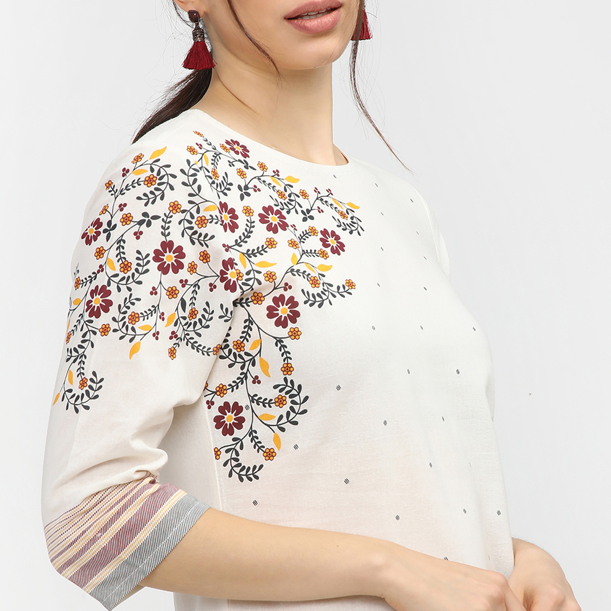 Vishudh Women Beige Printed Round Neck Straight Kurta-women-clothing-ethnicwear-kurtas-image-4