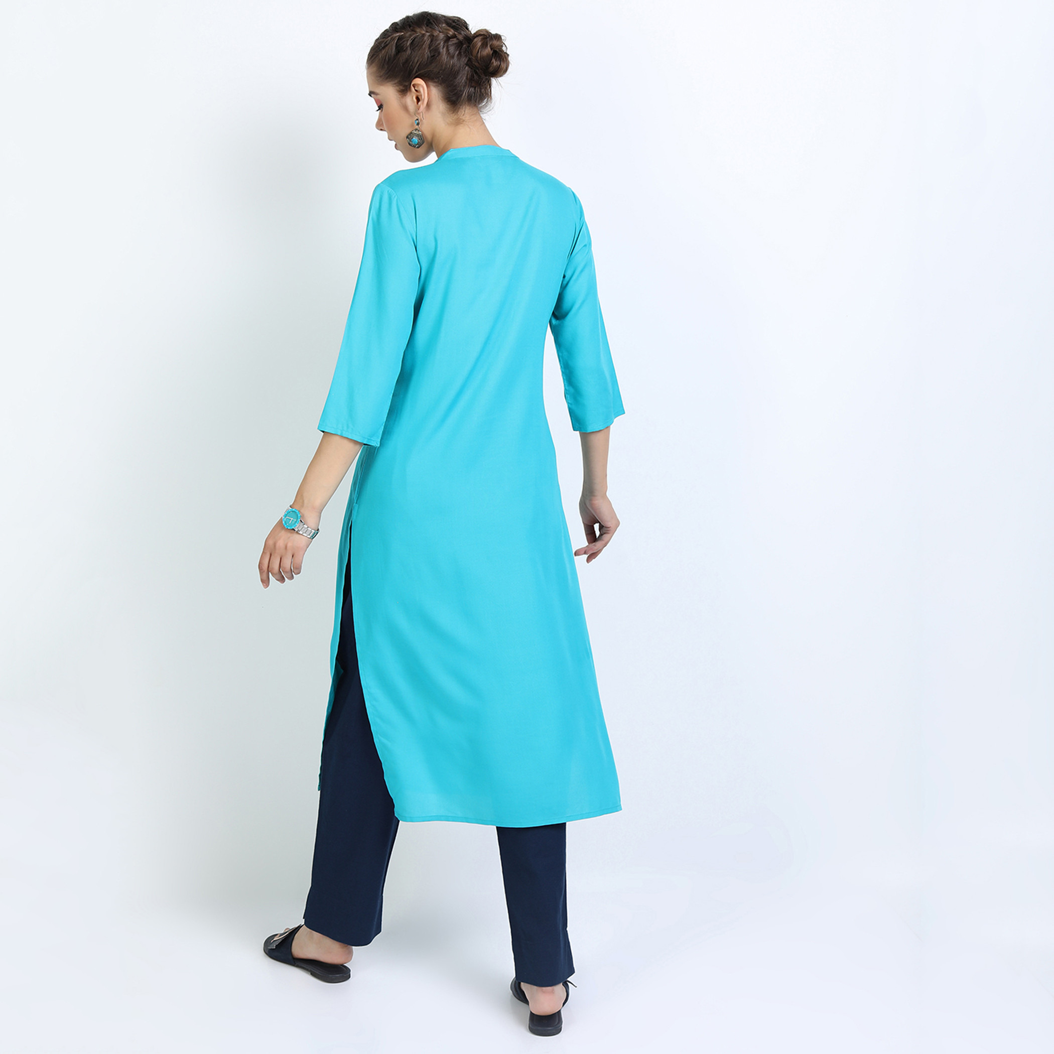 Vishudh Women Turquoise Embroidered Mandarin Neck Straight Kurta-women-clothing-ethnicwear-kurtas-image-3
