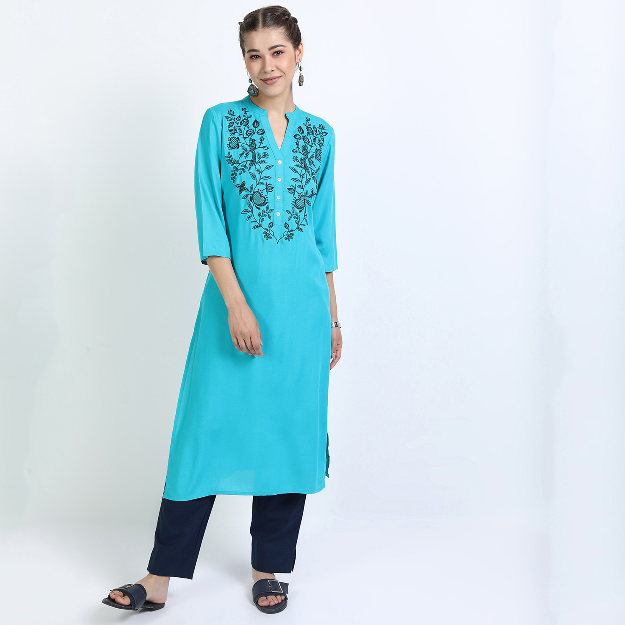 Vishudh Women Turquoise Embroidered Mandarin Neck Straight Kurta-women-clothing-ethnicwear-kurtas-image-4