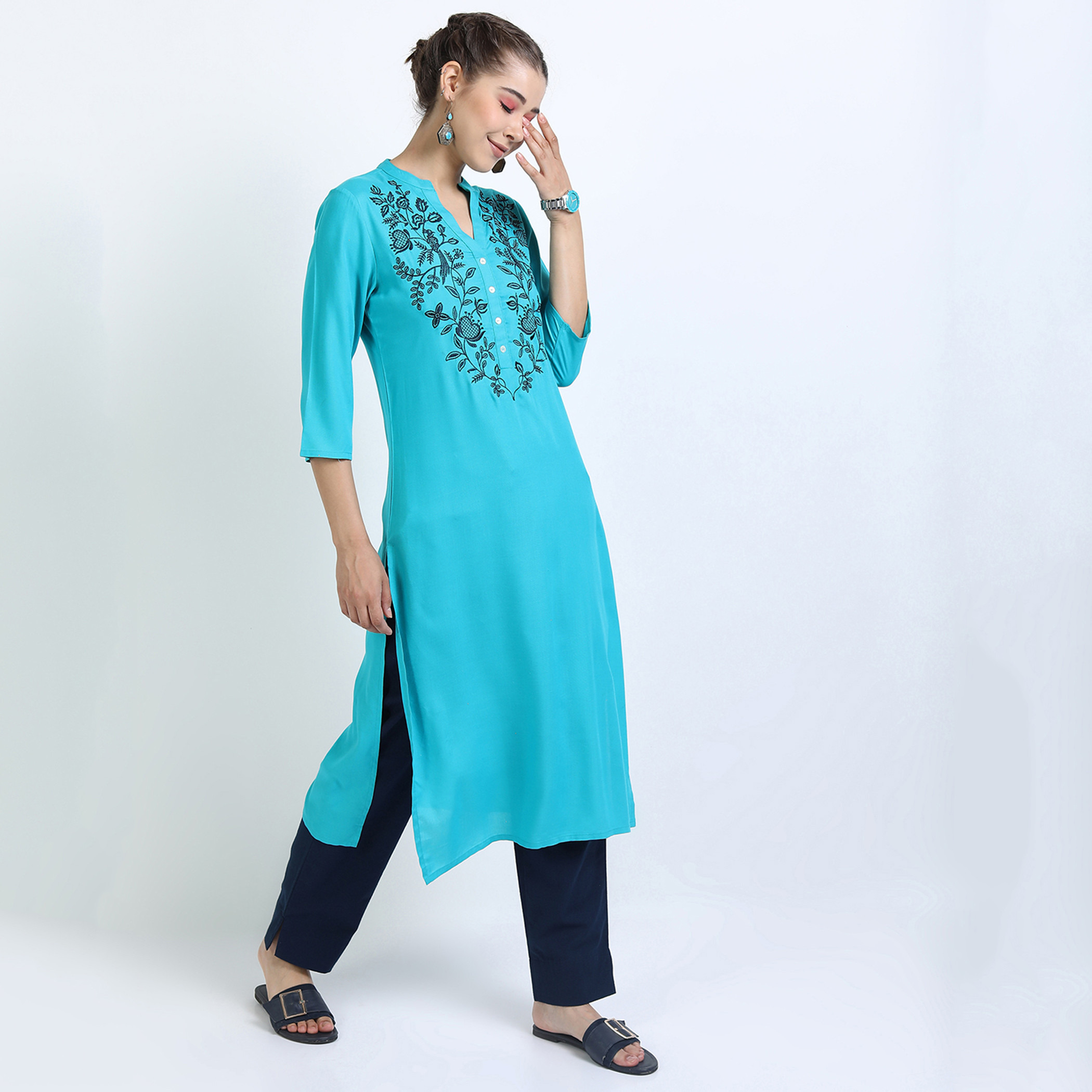 Vishudh Women Turquoise Embroidered Mandarin Neck Straight Kurta-women-clothing-ethnicwear-kurtas-image-6
