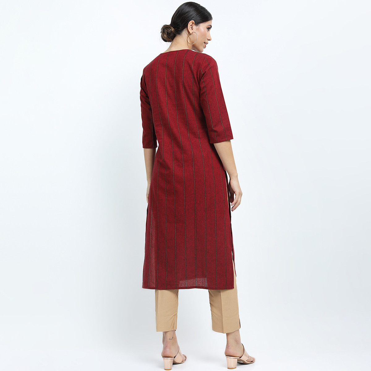 Vishudh Women Maroon Checked Keyhole Neck Straight Kurta-women-clothing-ethnicwear-kurtas-image-3