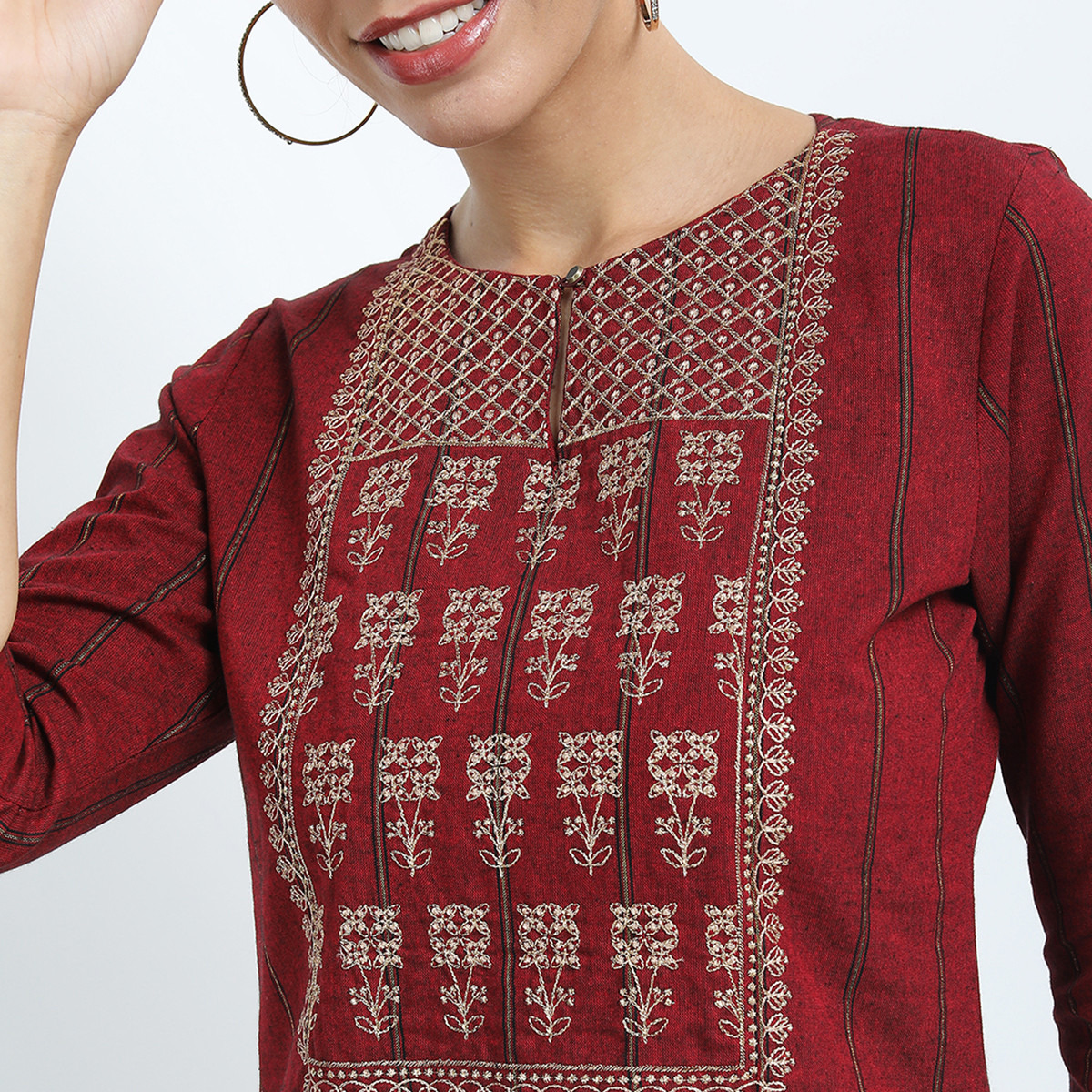 Vishudh Women Maroon Checked Keyhole Neck Straight Kurta-women-clothing-ethnicwear-kurtas-image-4