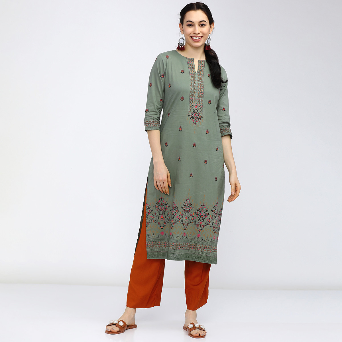 فيشوده أخضر كورتا-women-clothing-ethnicwear-kurtas-image-1