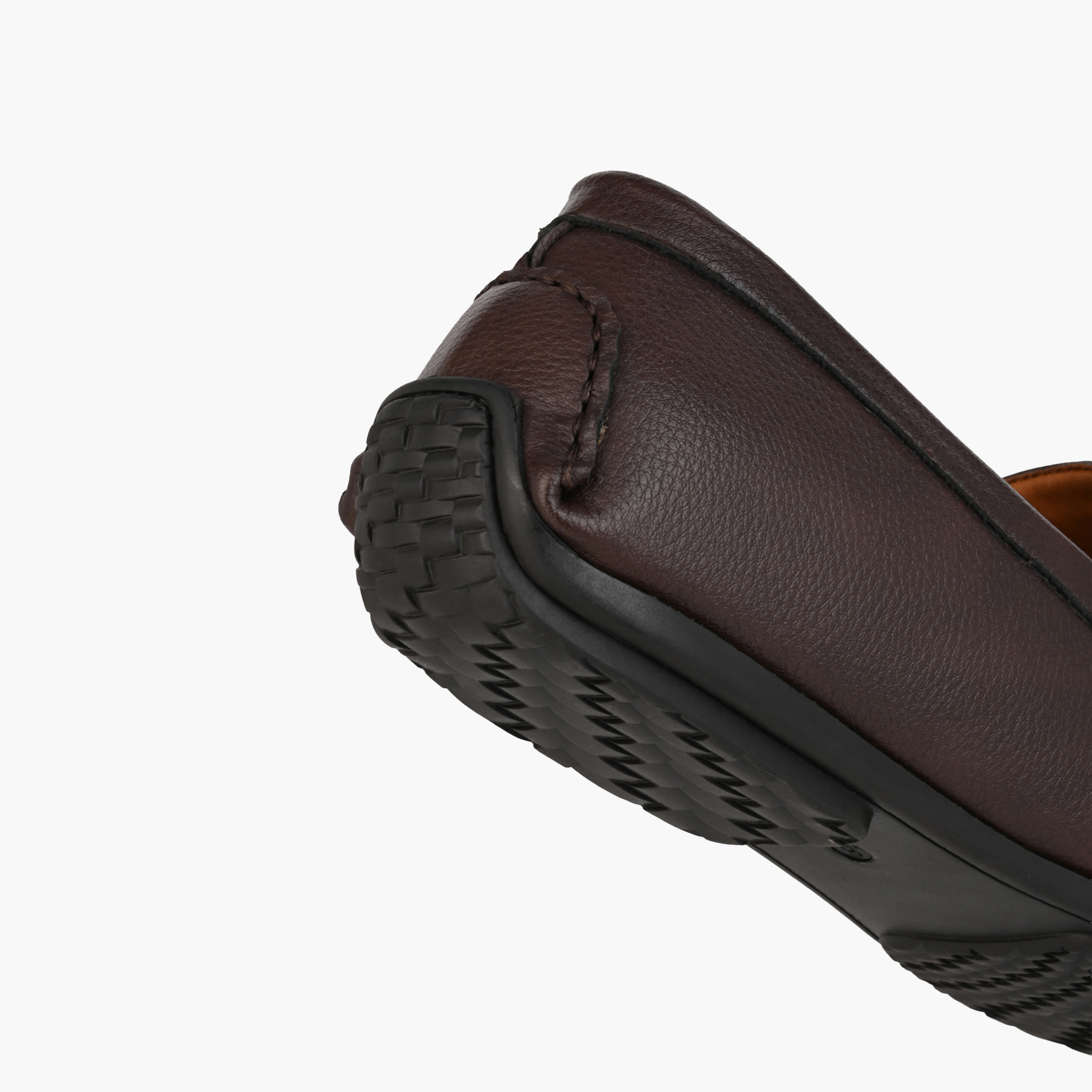 حذاء لوفر بحلية معدن للرجال إل بي إل من شو إكسبريس-men-shoes-loafersandmoccasins-image-10