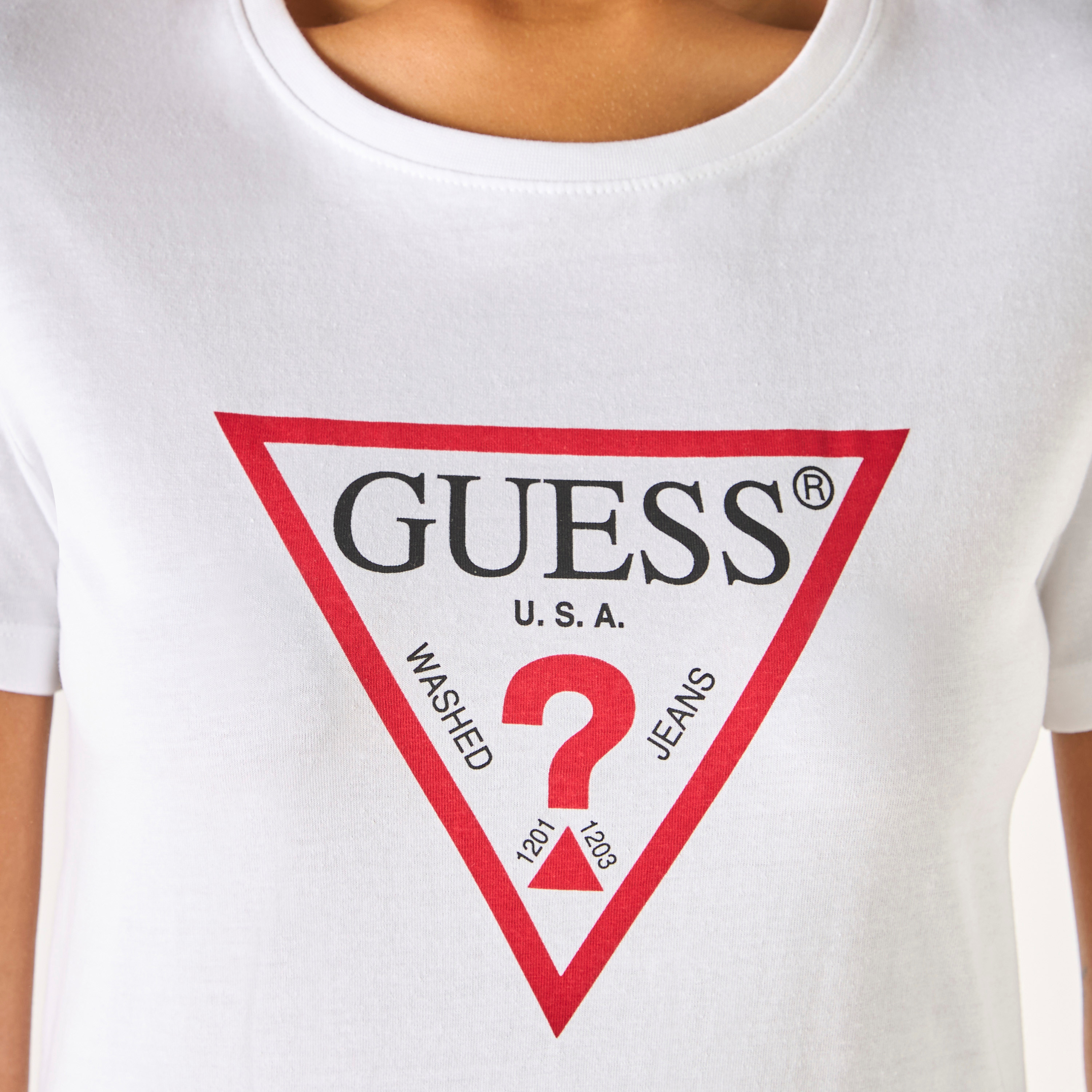 تيشيرت بياقة مستديرة وأكمام قصيرة وطبعات شعار من جيس-women-clothing-tshirts-image-4