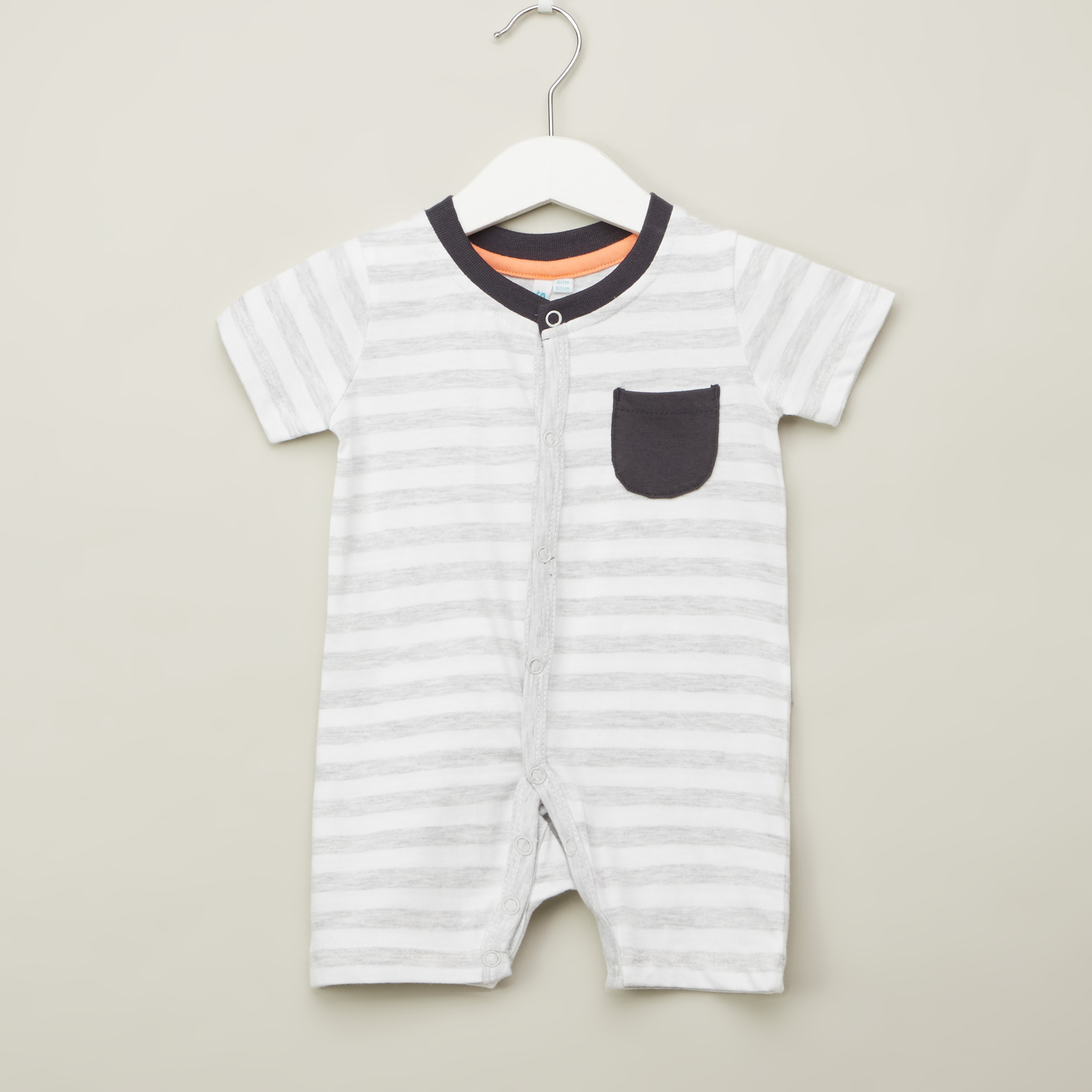 أفرول بطول الركبة بأكمام قصيرة من جونيورز– طقم من قطعتين-baby-boys-clothing-winterwear-rompers-image-2
