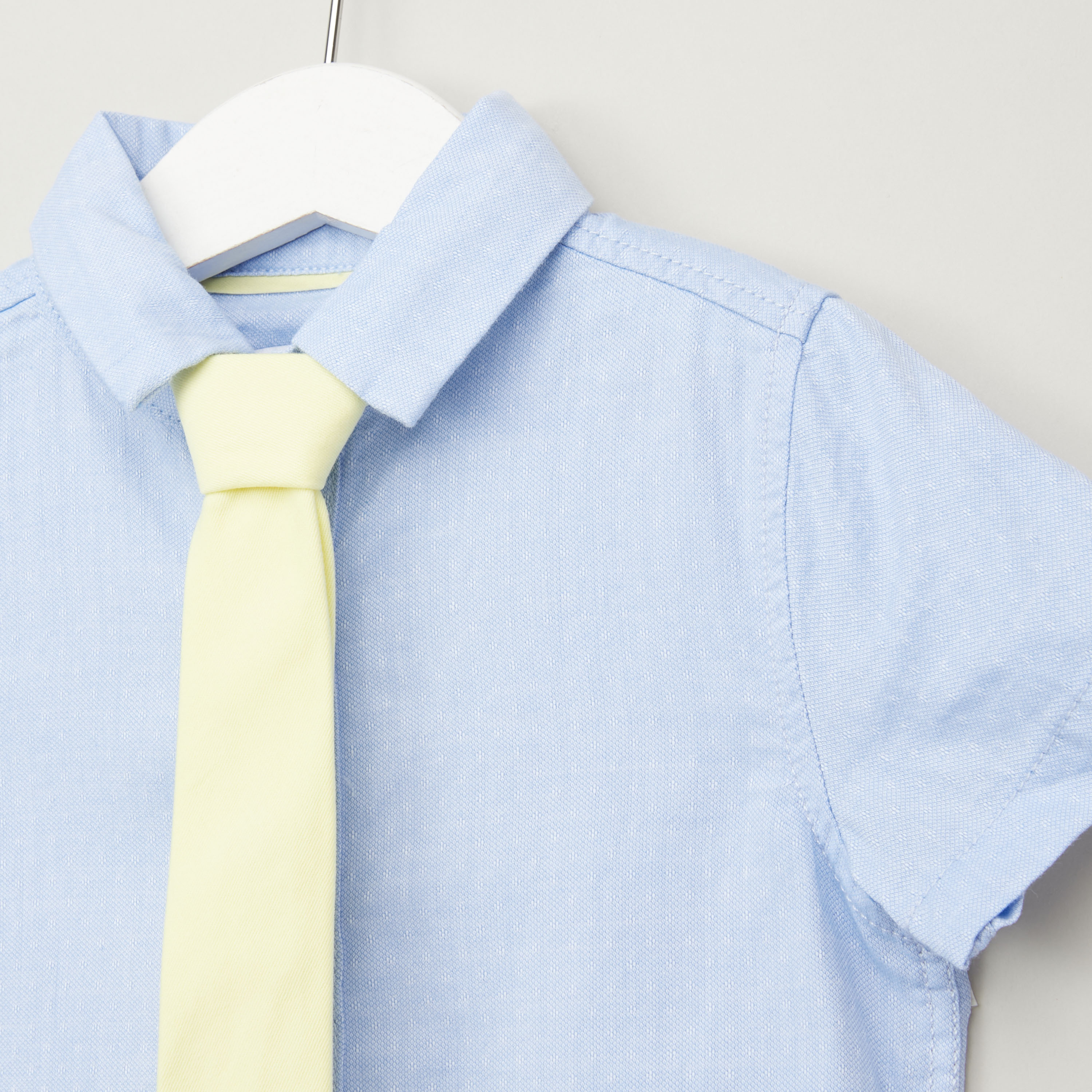 طقم ملابس بارزة الملمس من جونيورز- 3 قطع-boys-clothing-setsandcoords-image-3
