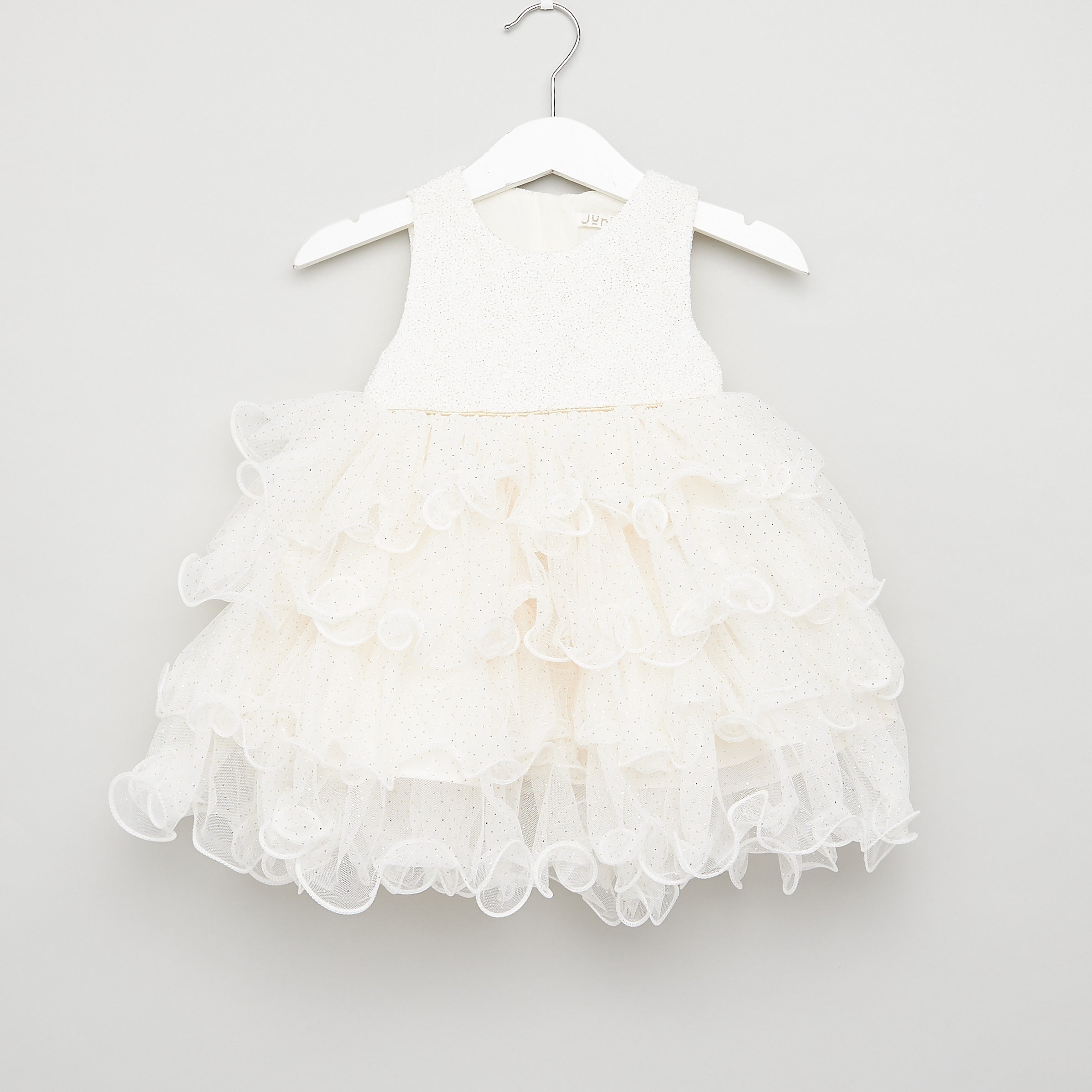 فستان دون أكمام بارز الملمس بتفاصيل كشكش من جونيورز-baby-girls-clothing-dressesandjumpsuits-image-1