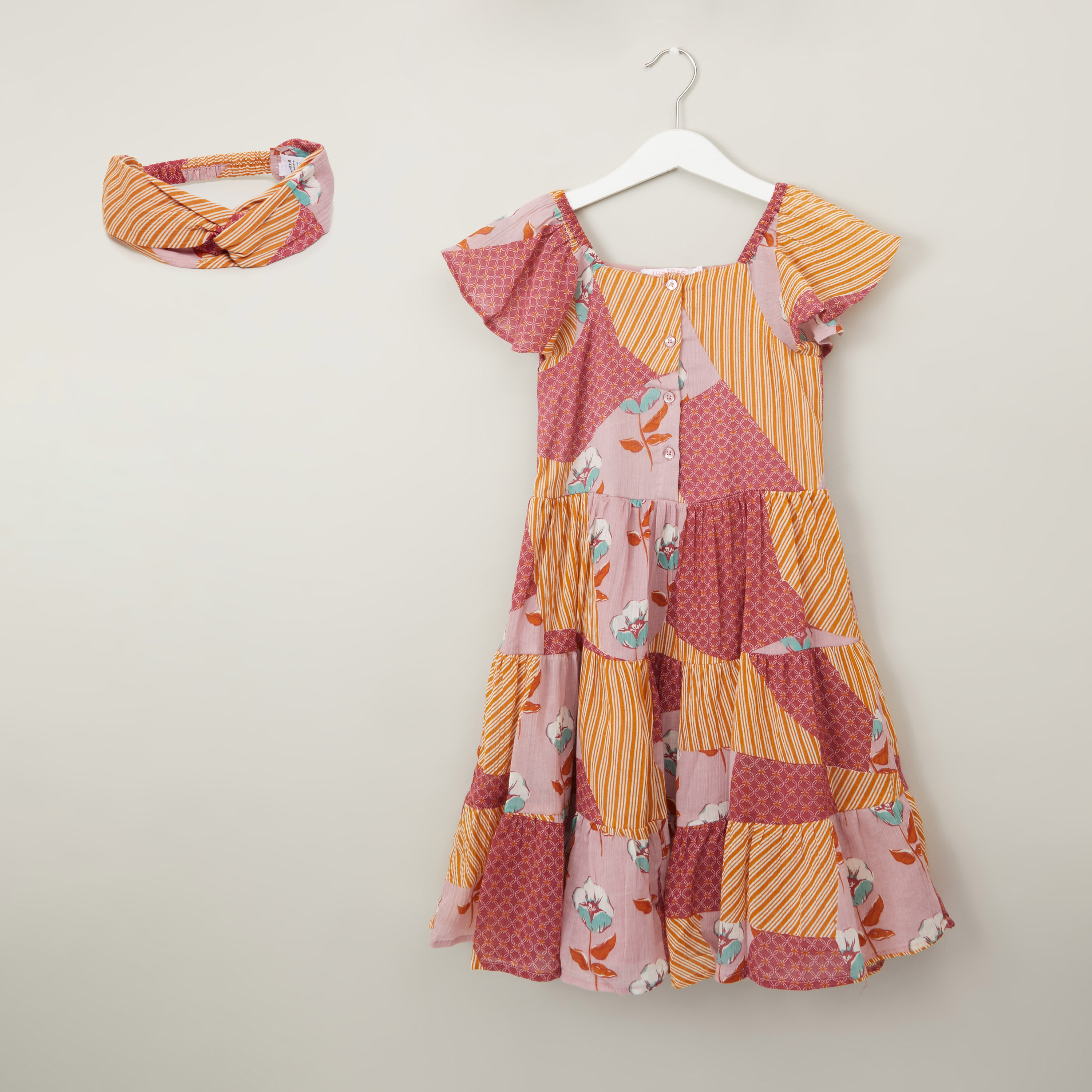 فستان بطبعات وياقة قارب وأكمام كاب-girls-clothing-dressesandjumpsuits-image-1