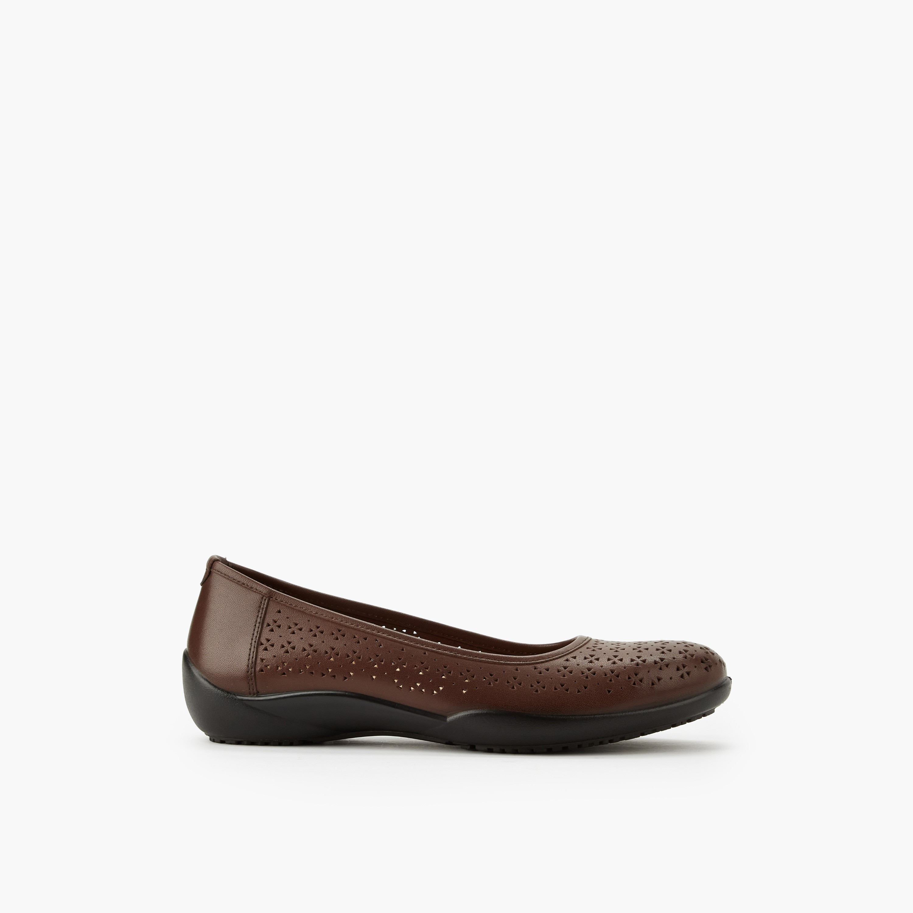 حذاء باليرينا جلدي بتصميم مفرغ للنساء من لو كونفورت-women-shoes-ballerinas-image-3