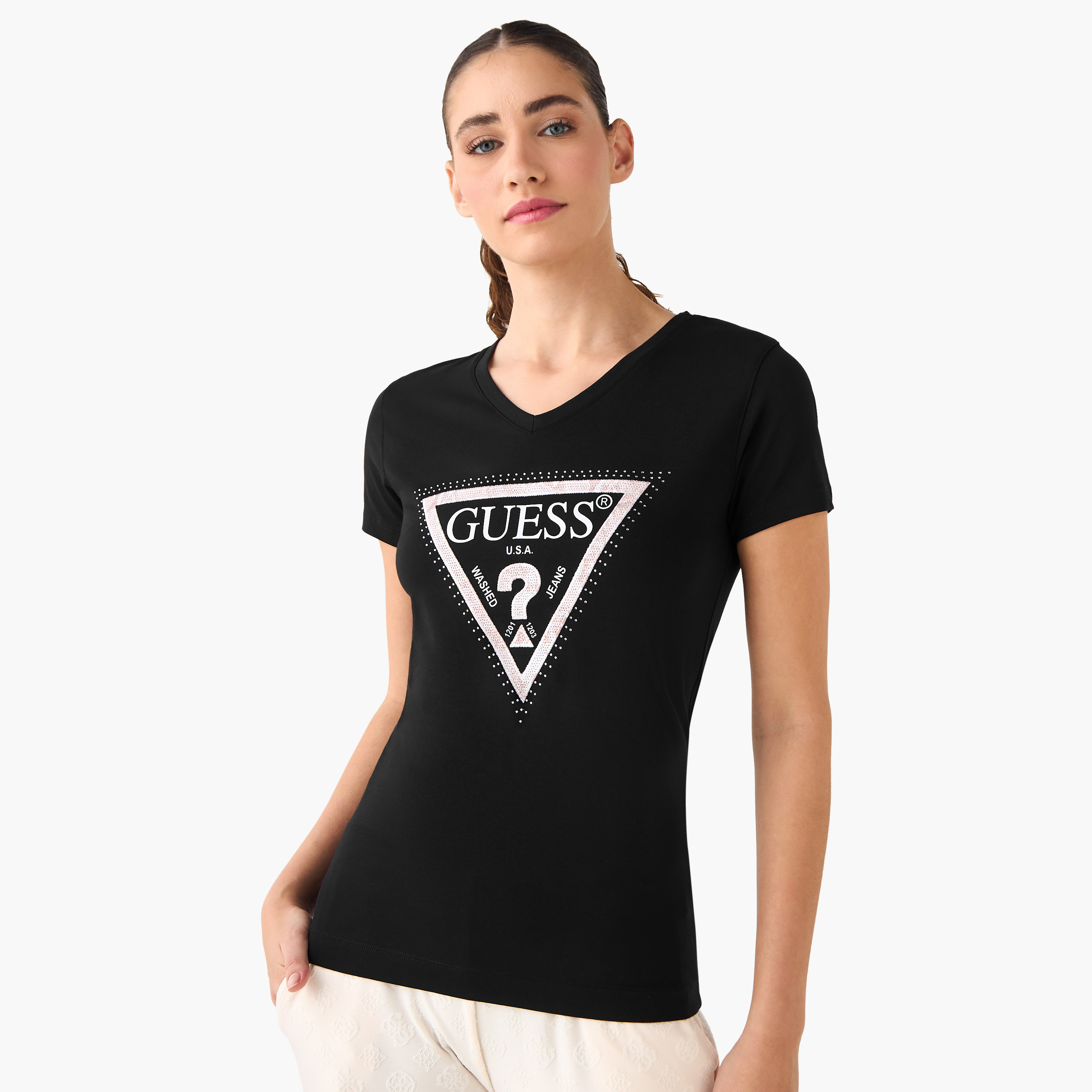 تيشيرت مزين بياقة V وأكمام قصيرة من جيس-women-clothing-tshirts-image-6