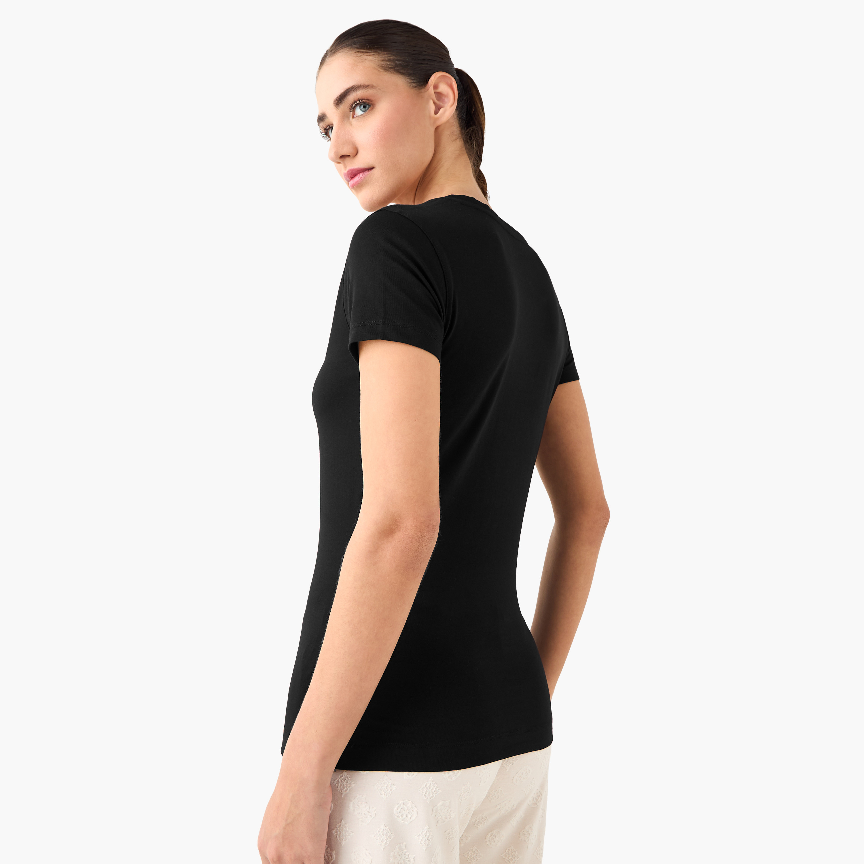 تيشيرت مزين بياقة V وأكمام قصيرة من جيس-women-clothing-tshirts-image-8