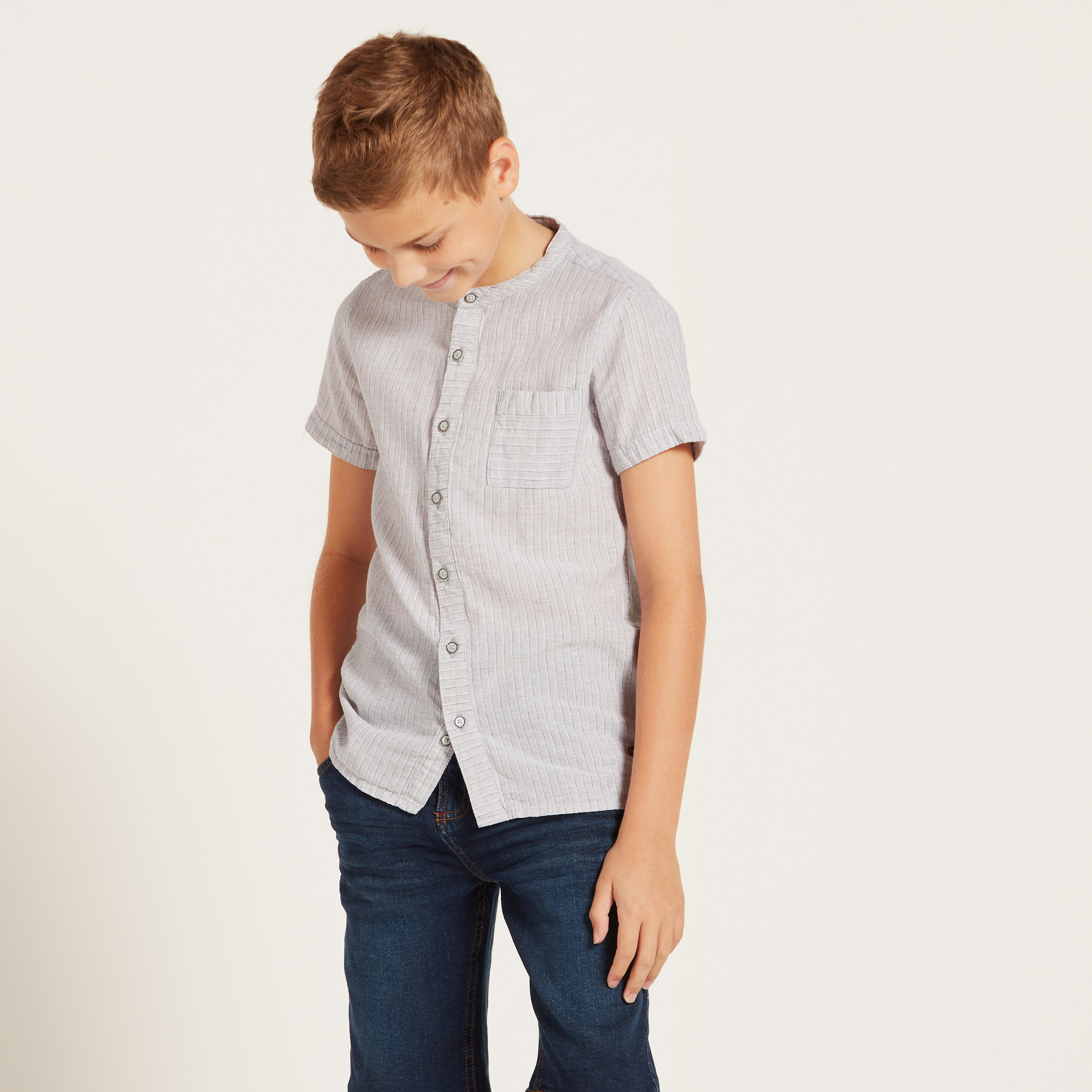 قميص مخطط بياقة هينلي وجيب من إليجو-boys-clothing-shirts-image-2