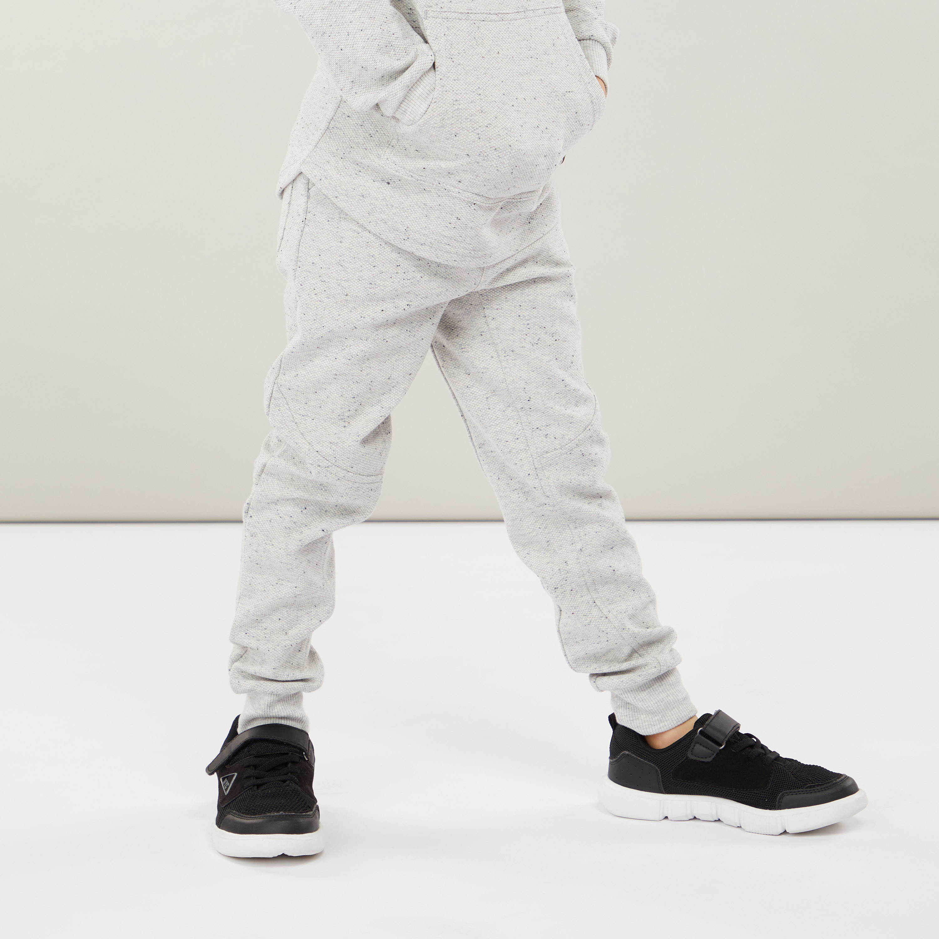شورت سادة مع تفاصيل جيوب من إليجو.-boys-clothing-bottoms-trousers-image-1