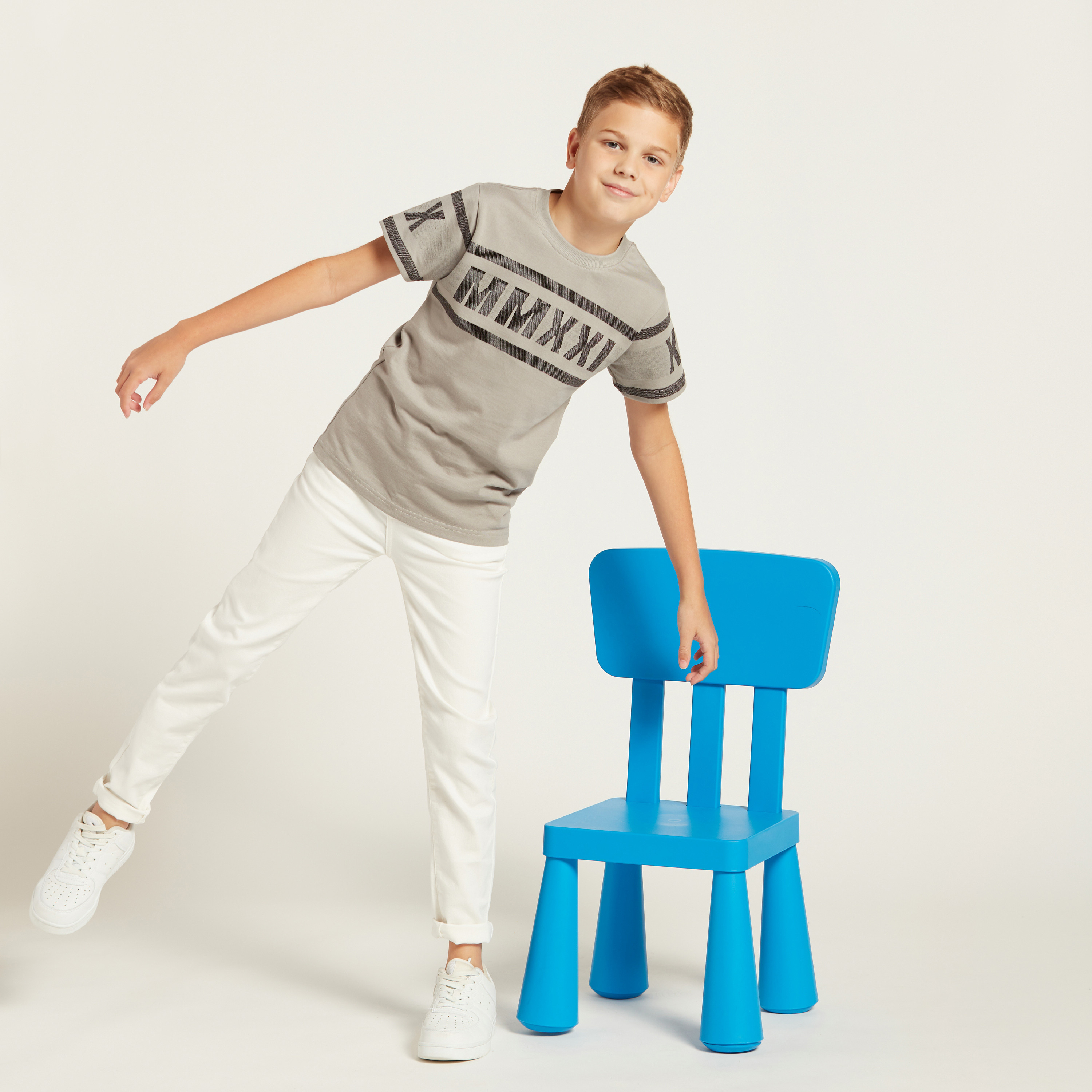 Iconic Regular Fit Jeans-boys-clothing-bottoms-jeans-image-1