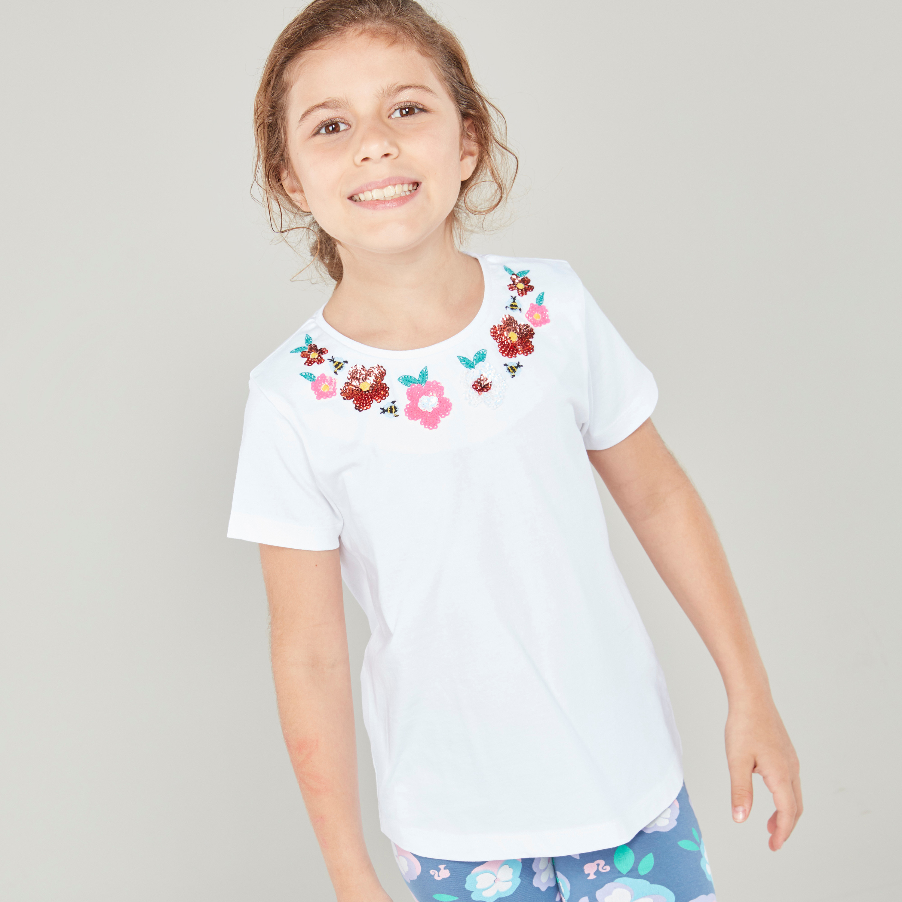 Iconic Solid T-shirt with Short Sleeves and Embellished Detail-girls-clothing-schoolwear-tshirts-image-1
